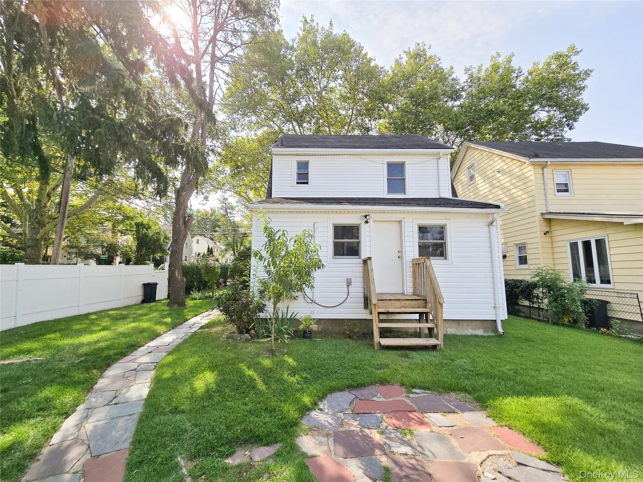256-15 Pembroke Avenue, North Hempstead, NY, 4 Bedrooms Bedrooms, 6 Rooms Rooms,2 BathroomsBathrooms,Residential,For Rent,Pembroke,0,1034090 256-15 Pembroke Avenue, North Hempstead, NY, 4 Bedrooms Bedrooms, 6 Rooms Rooms,2 BathroomsBathrooms,Residential,For Rent,Pembroke,0,1034090