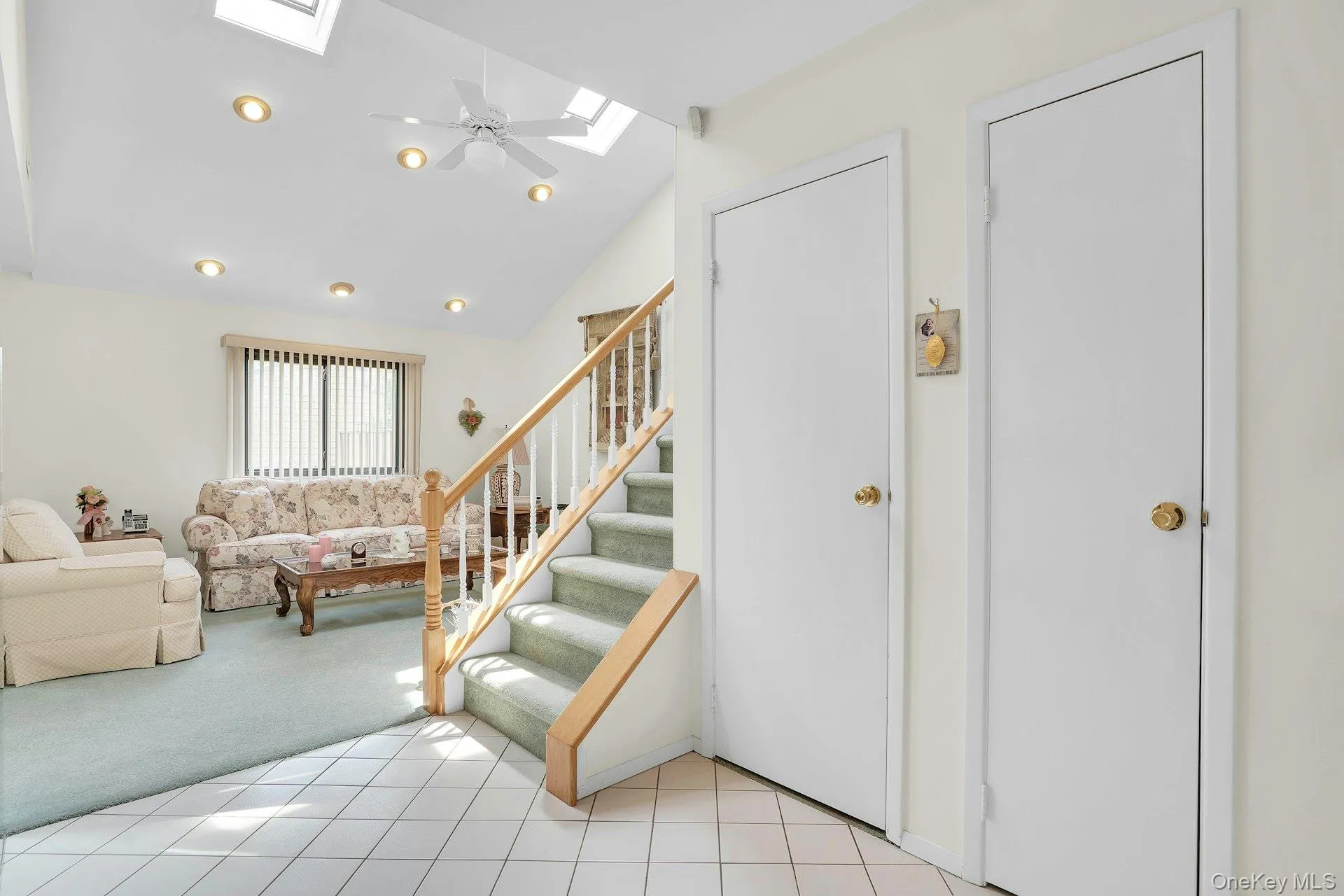 121 Scarlett Drive, Smithtown, NY, 2 Bedrooms Bedrooms, 5 Rooms Rooms,2 BathroomsBathrooms,Residential,For Rent,Scarlett,0,1034098 121 Scarlett Drive, Smithtown, NY, 2 Bedrooms Bedrooms, 5 Rooms Rooms,2 BathroomsBathrooms,Residential,For Rent,Scarlett,0,1034098