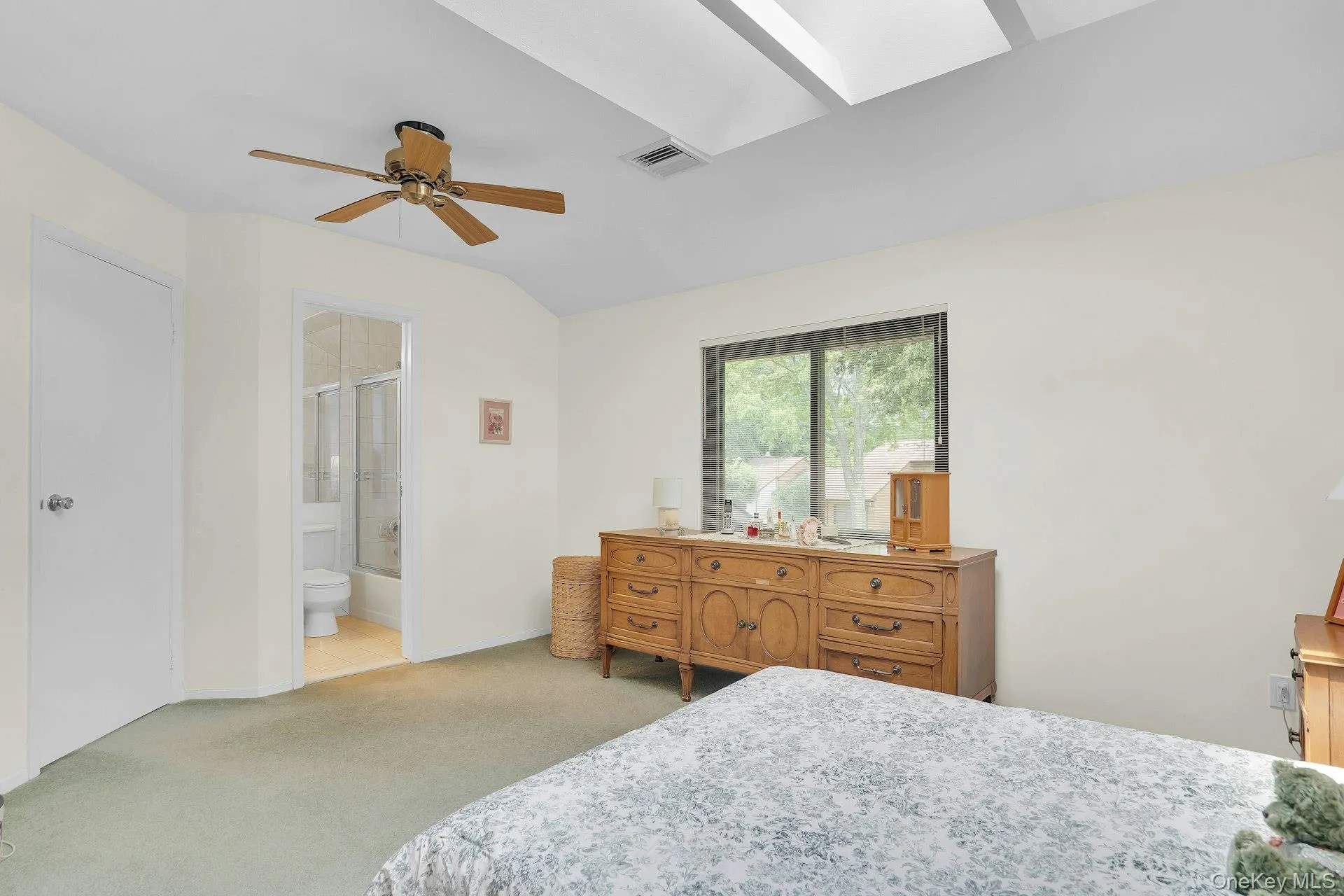121 Scarlett Drive, Smithtown, NY, 2 Bedrooms Bedrooms, 5 Rooms Rooms,2 BathroomsBathrooms,Residential,For Rent,Scarlett,0,1034098 121 Scarlett Drive, Smithtown, NY, 2 Bedrooms Bedrooms, 5 Rooms Rooms,2 BathroomsBathrooms,Residential,For Rent,Scarlett,0,1034098
