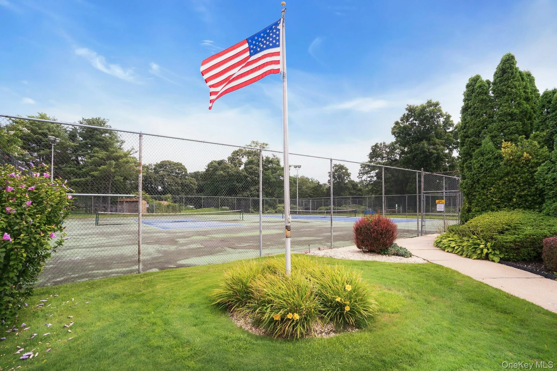 121 Scarlett Drive, Smithtown, NY, 2 Bedrooms Bedrooms, 5 Rooms Rooms,2 BathroomsBathrooms,Residential,For Rent,Scarlett,0,1034098 121 Scarlett Drive, Smithtown, NY, 2 Bedrooms Bedrooms, 5 Rooms Rooms,2 BathroomsBathrooms,Residential,For Rent,Scarlett,0,1034098