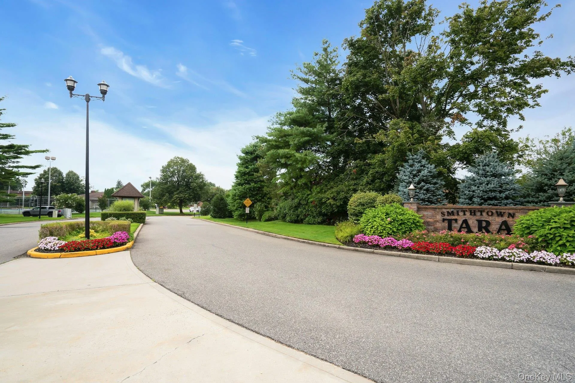 121 Scarlett Drive, Smithtown, NY, 2 Bedrooms Bedrooms, 5 Rooms Rooms,2 BathroomsBathrooms,Residential,For Rent,Scarlett,0,1034098 121 Scarlett Drive, Smithtown, NY, 2 Bedrooms Bedrooms, 5 Rooms Rooms,2 BathroomsBathrooms,Residential,For Rent,Scarlett,0,1034098
