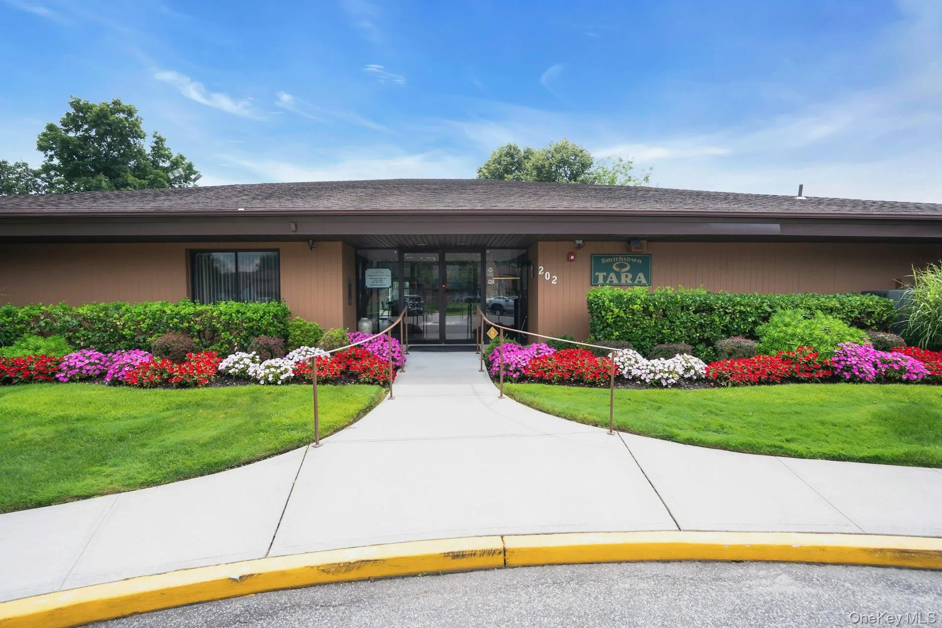 121 Scarlett Drive, Smithtown, NY, 2 Bedrooms Bedrooms, 5 Rooms Rooms,2 BathroomsBathrooms,Residential,For Rent,Scarlett,0,1034098 121 Scarlett Drive, Smithtown, NY, 2 Bedrooms Bedrooms, 5 Rooms Rooms,2 BathroomsBathrooms,Residential,For Rent,Scarlett,0,1034098