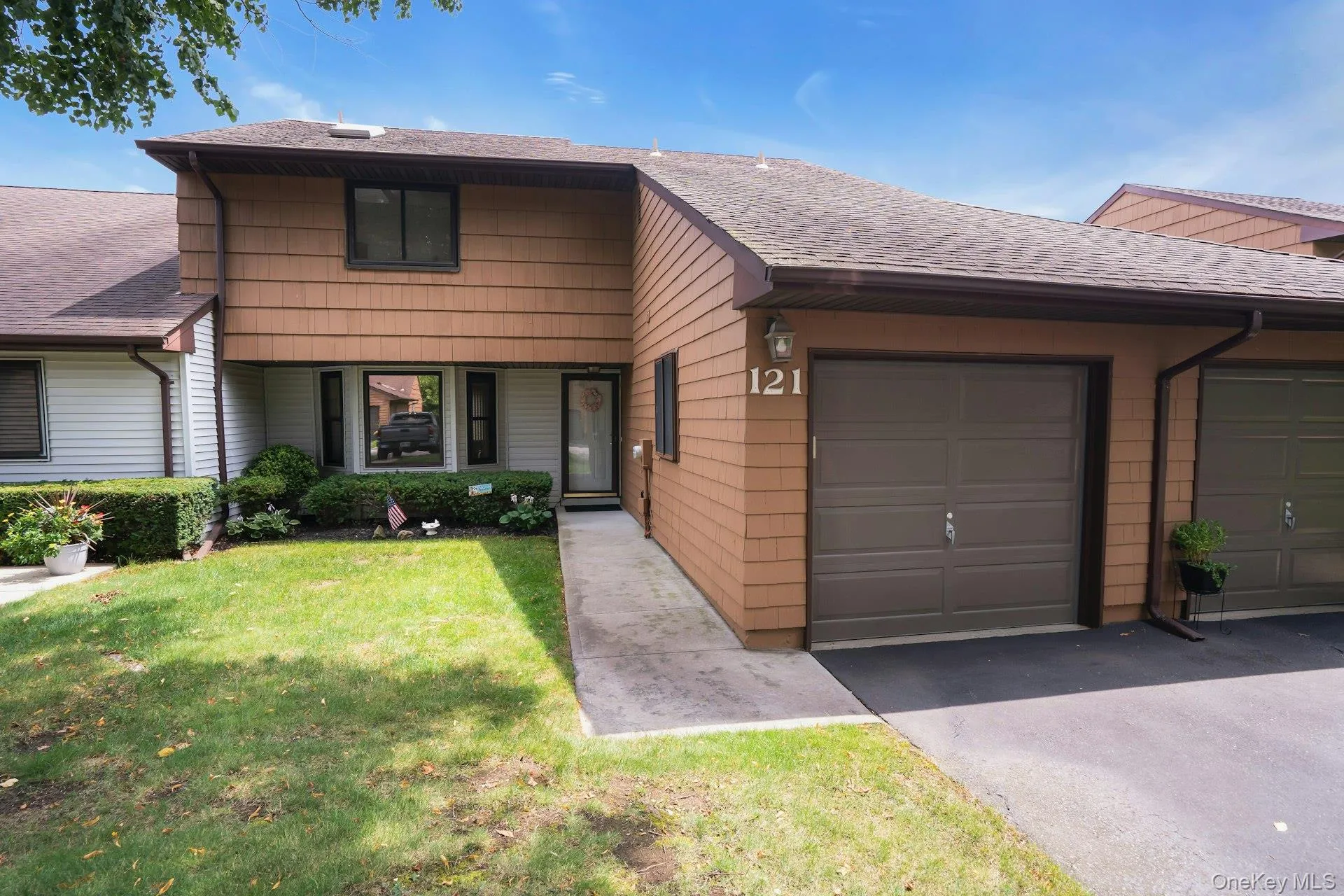 121 Scarlett Drive, Smithtown, NY, 2 Bedrooms Bedrooms, 5 Rooms Rooms,2 BathroomsBathrooms,Residential,For Rent,Scarlett,0,1034098 121 Scarlett Drive, Smithtown, NY, 2 Bedrooms Bedrooms, 5 Rooms Rooms,2 BathroomsBathrooms,Residential,For Rent,Scarlett,0,1034098