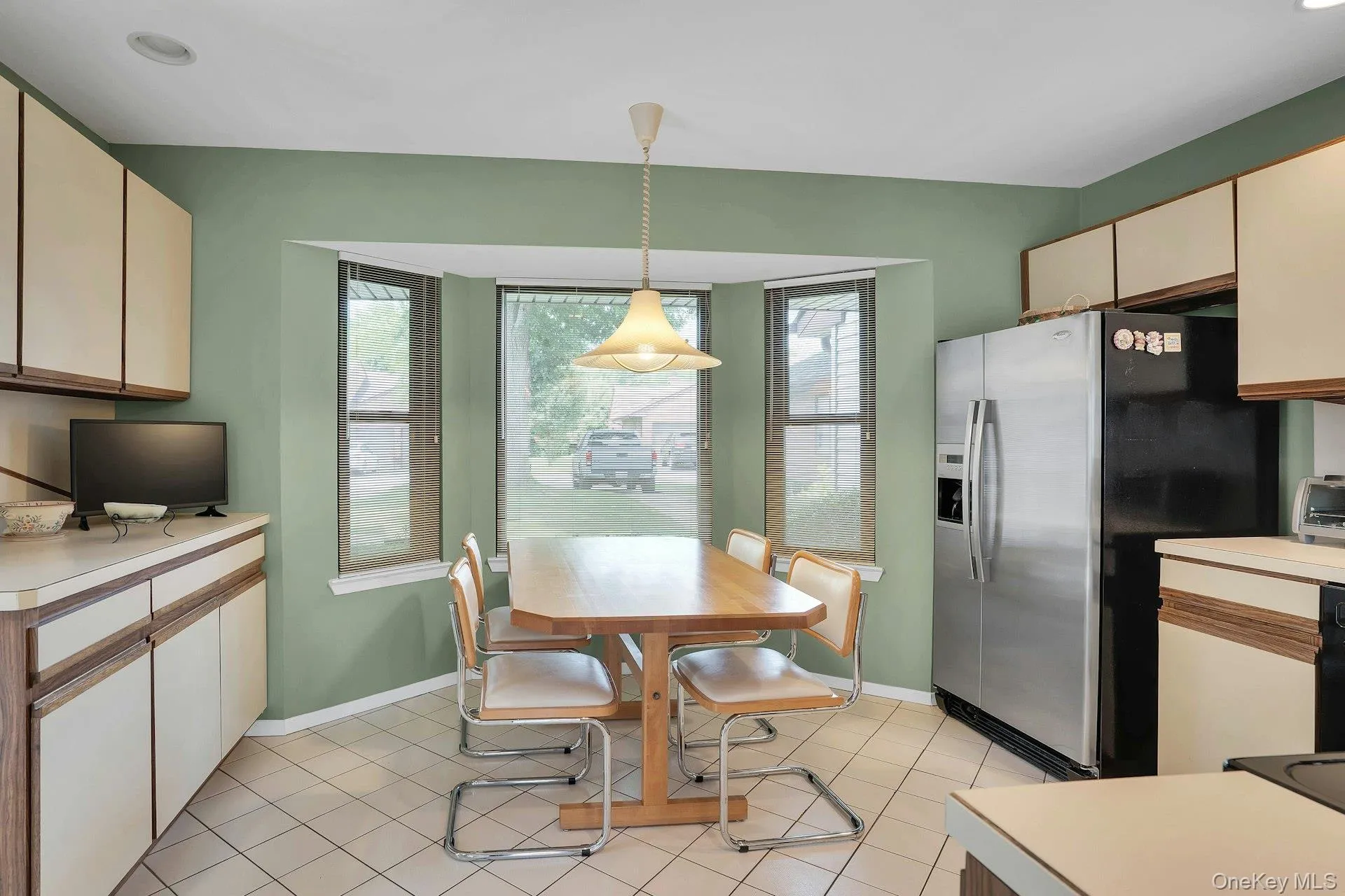 121 Scarlett Drive, Smithtown, NY, 2 Bedrooms Bedrooms, 5 Rooms Rooms,2 BathroomsBathrooms,Residential,For Rent,Scarlett,0,1034098 121 Scarlett Drive, Smithtown, NY, 2 Bedrooms Bedrooms, 5 Rooms Rooms,2 BathroomsBathrooms,Residential,For Rent,Scarlett,0,1034098