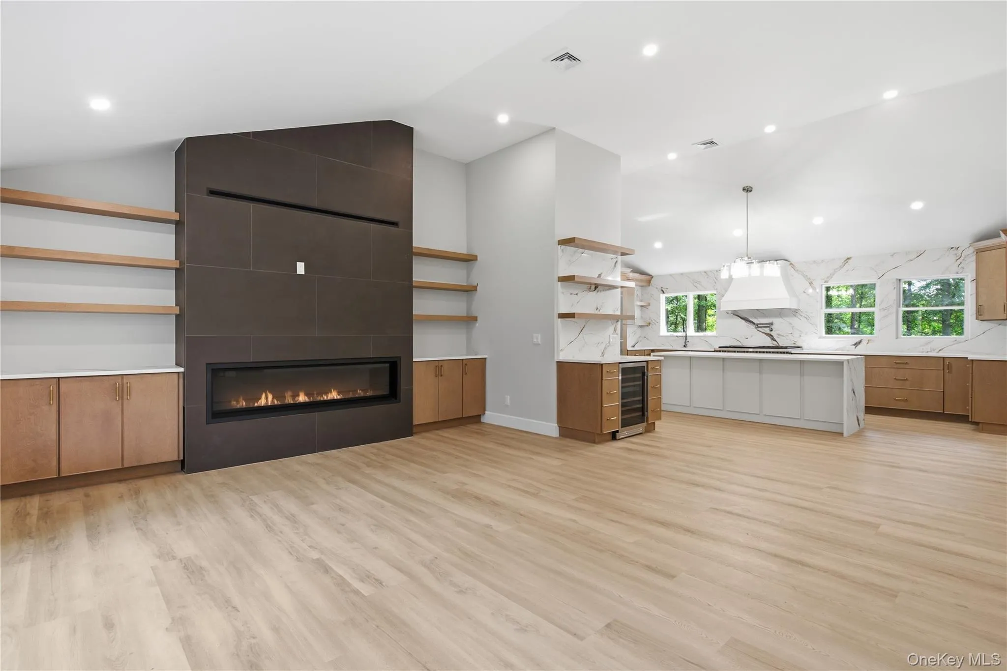 128 Bay Avenue, Huntington, NY, 4 Bedrooms Bedrooms, 8 Rooms Rooms,4 BathroomsBathrooms,Residential,For Rent,Bay,0,1034103 128 Bay Avenue, Huntington, NY, 4 Bedrooms Bedrooms, 8 Rooms Rooms,4 BathroomsBathrooms,Residential,For Rent,Bay,0,1034103