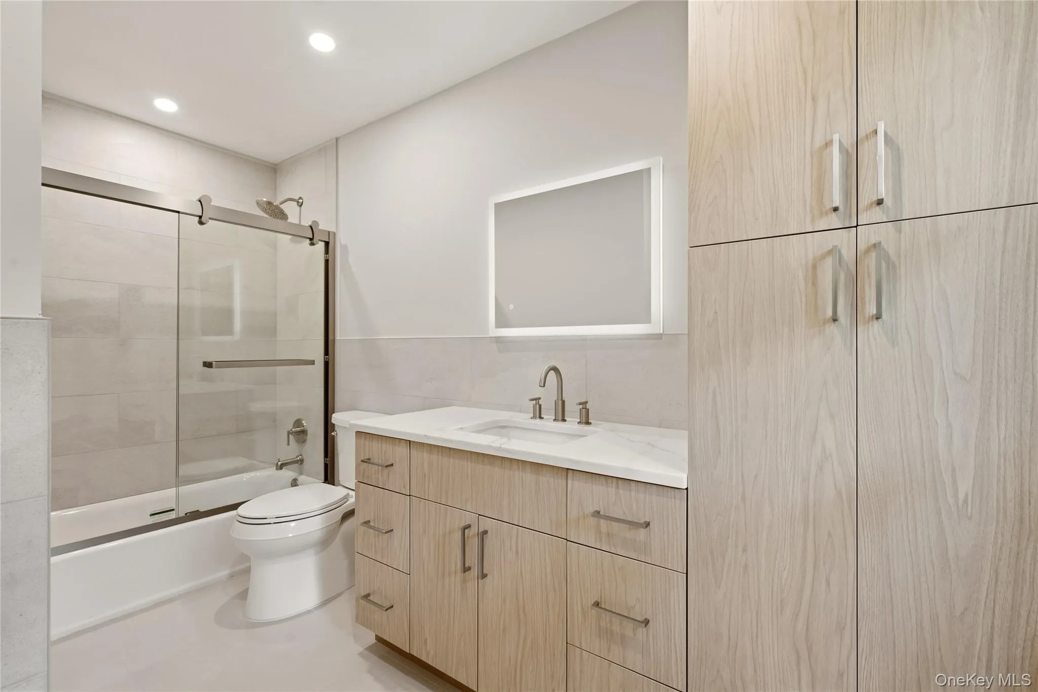 128 Bay Avenue, Huntington, NY, 4 Bedrooms Bedrooms, 8 Rooms Rooms,4 BathroomsBathrooms,Residential,For Rent,Bay,0,1034103 128 Bay Avenue, Huntington, NY, 4 Bedrooms Bedrooms, 8 Rooms Rooms,4 BathroomsBathrooms,Residential,For Rent,Bay,0,1034103
