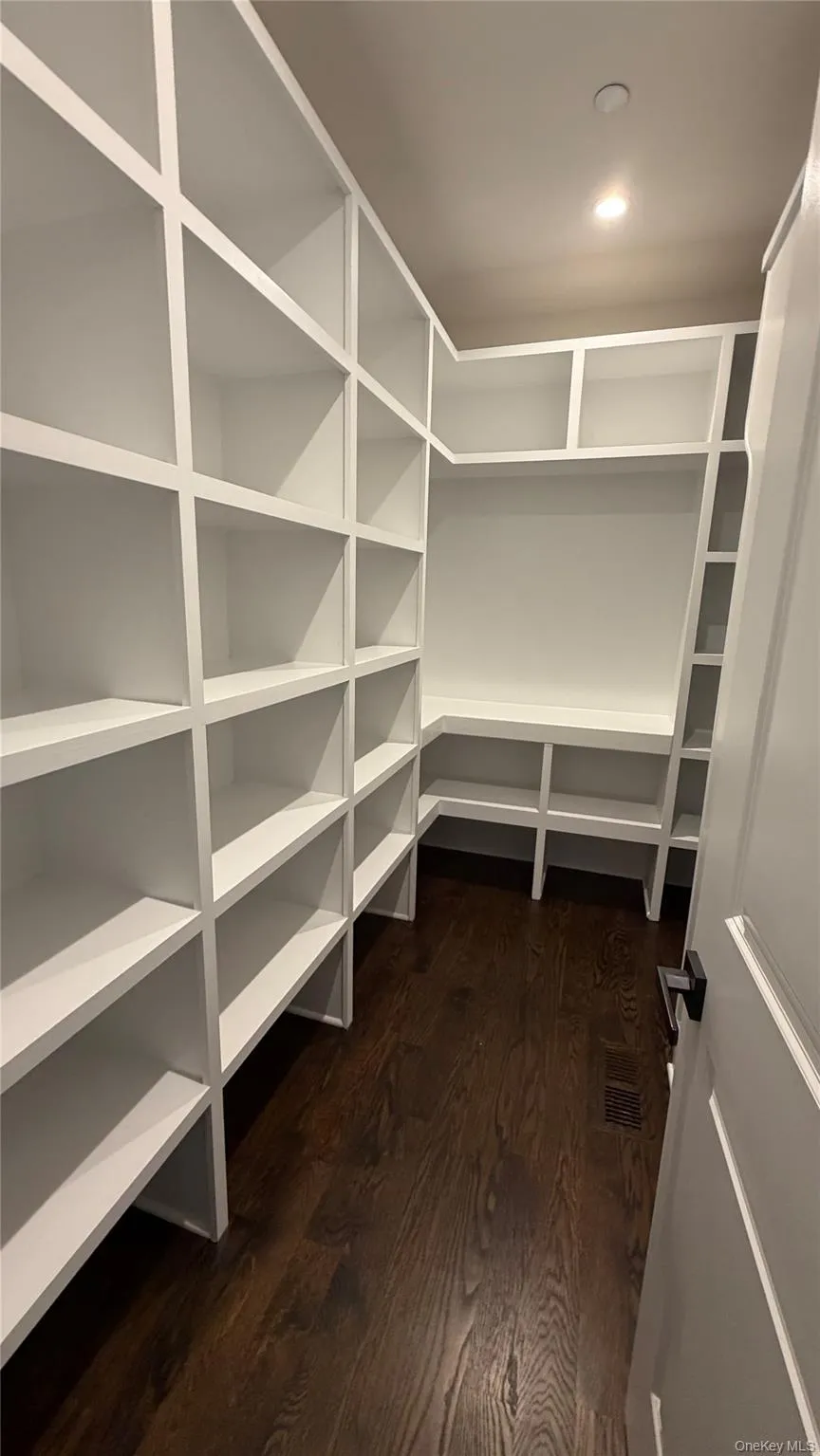172 Lakeview Avenue, Harrison, NY, 5 Bedrooms Bedrooms, 12 Rooms Rooms,3 BathroomsBathrooms,Residential Lease,For Rent,Lakeview,0,1034107 172 Lakeview Avenue, Harrison, NY, 5 Bedrooms Bedrooms, 12 Rooms Rooms,3 BathroomsBathrooms,Residential Lease,For Rent,Lakeview,0,1034107