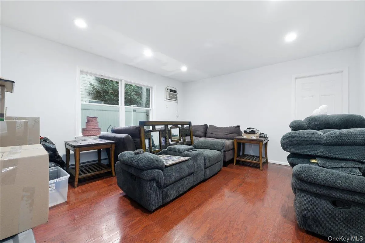 64 Bridle Lane, Oyster Bay, NY, 5 Bedrooms Bedrooms, 8 Rooms Rooms,2 BathroomsBathrooms,Residential,For Rent,Bridle,0,1034110 64 Bridle Lane, Oyster Bay, NY, 5 Bedrooms Bedrooms, 8 Rooms Rooms,2 BathroomsBathrooms,Residential,For Rent,Bridle,0,1034110