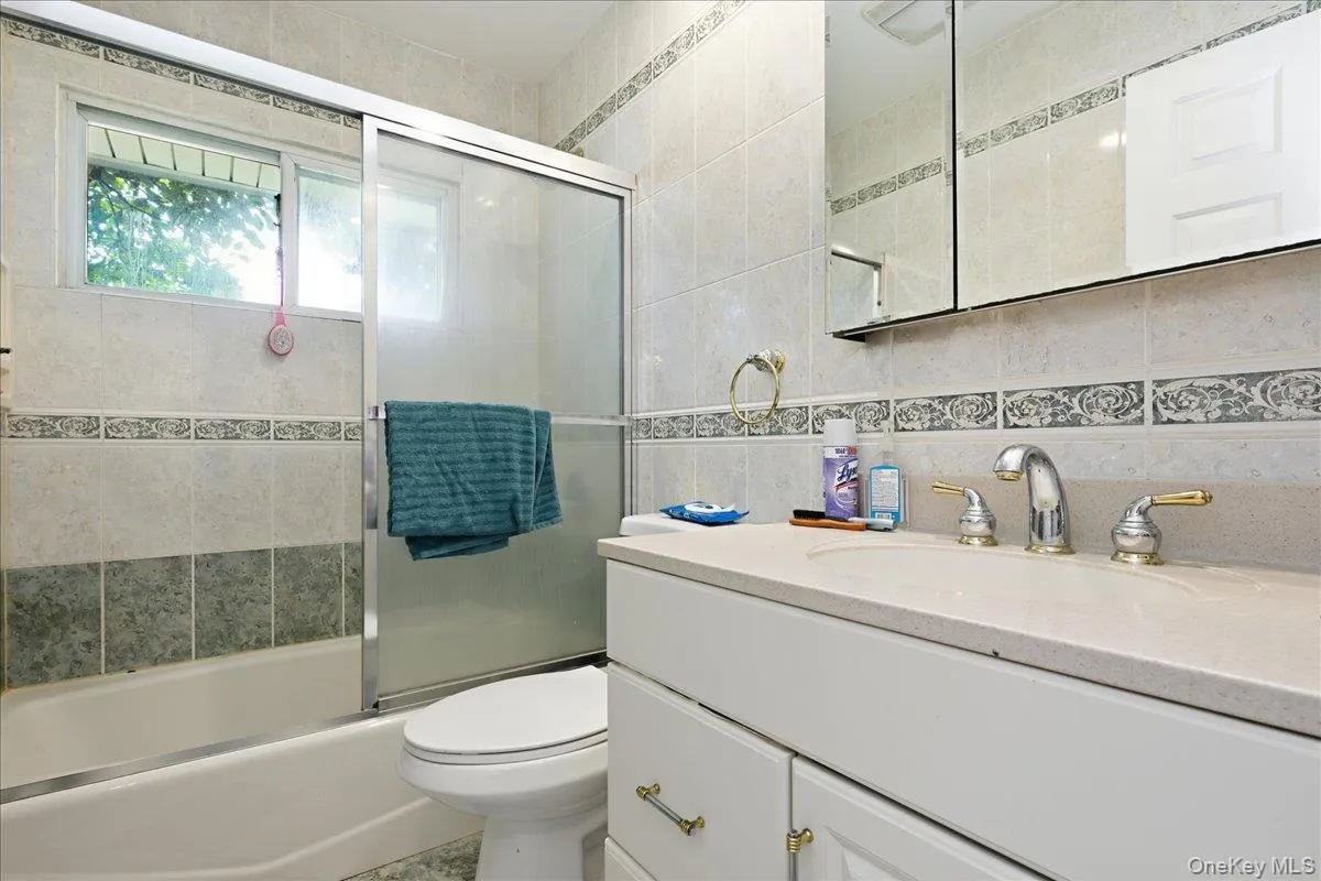64 Bridle Lane, Oyster Bay, NY, 5 Bedrooms Bedrooms, 8 Rooms Rooms,2 BathroomsBathrooms,Residential,For Rent,Bridle,0,1034110 64 Bridle Lane, Oyster Bay, NY, 5 Bedrooms Bedrooms, 8 Rooms Rooms,2 BathroomsBathrooms,Residential,For Rent,Bridle,0,1034110