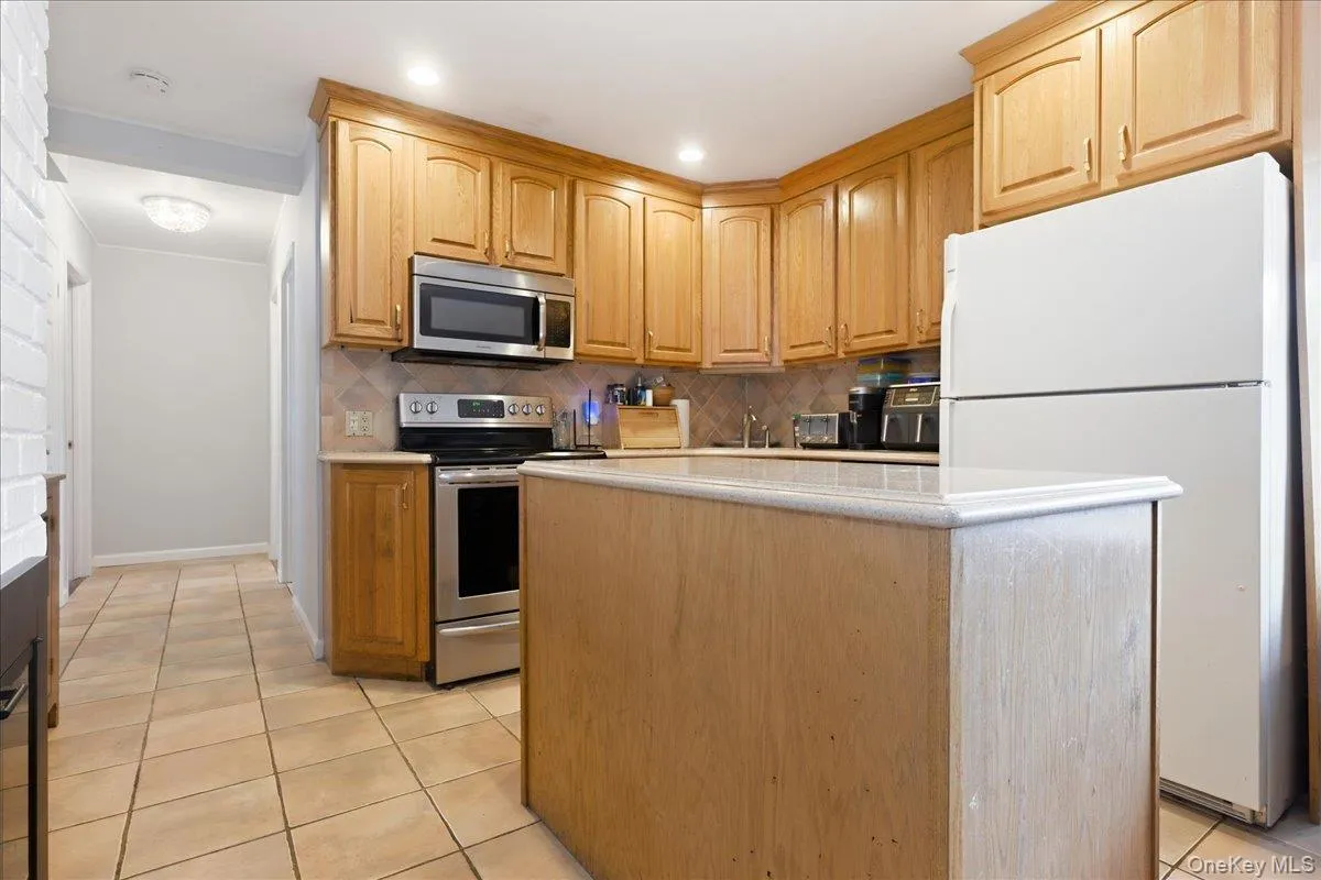 64 Bridle Lane, Oyster Bay, NY, 5 Bedrooms Bedrooms, 8 Rooms Rooms,2 BathroomsBathrooms,Residential,For Rent,Bridle,0,1034110 64 Bridle Lane, Oyster Bay, NY, 5 Bedrooms Bedrooms, 8 Rooms Rooms,2 BathroomsBathrooms,Residential,For Rent,Bridle,0,1034110
