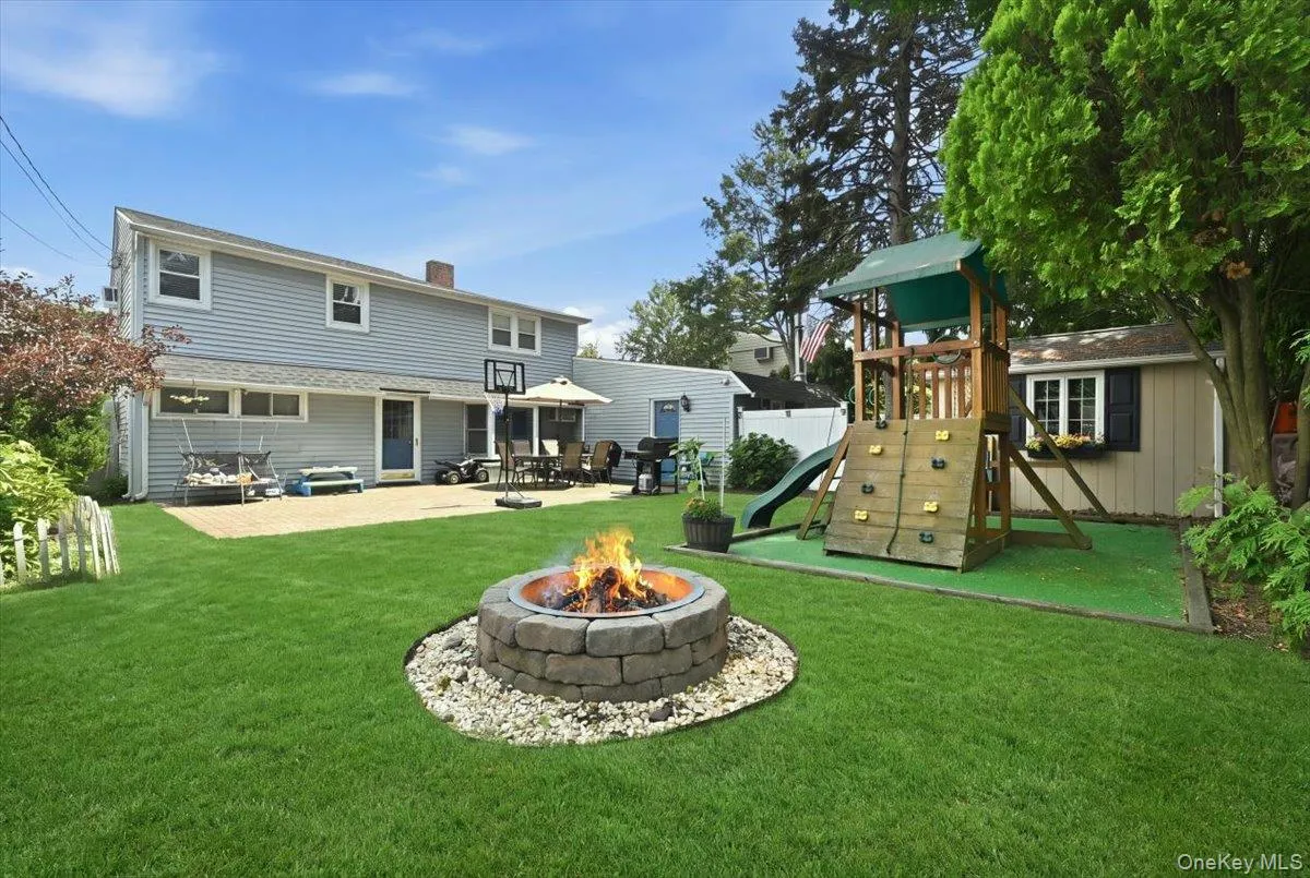 64 Bridle Lane, Oyster Bay, NY, 5 Bedrooms Bedrooms, 8 Rooms Rooms,2 BathroomsBathrooms,Residential,For Rent,Bridle,0,1034110 64 Bridle Lane, Oyster Bay, NY, 5 Bedrooms Bedrooms, 8 Rooms Rooms,2 BathroomsBathrooms,Residential,For Rent,Bridle,0,1034110