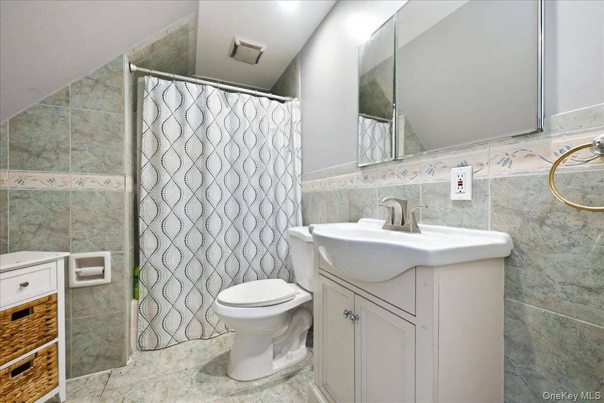 64 Bridle Lane, Oyster Bay, NY, 5 Bedrooms Bedrooms, 8 Rooms Rooms,2 BathroomsBathrooms,Residential,For Rent,Bridle,0,1034110 64 Bridle Lane, Oyster Bay, NY, 5 Bedrooms Bedrooms, 8 Rooms Rooms,2 BathroomsBathrooms,Residential,For Rent,Bridle,0,1034110