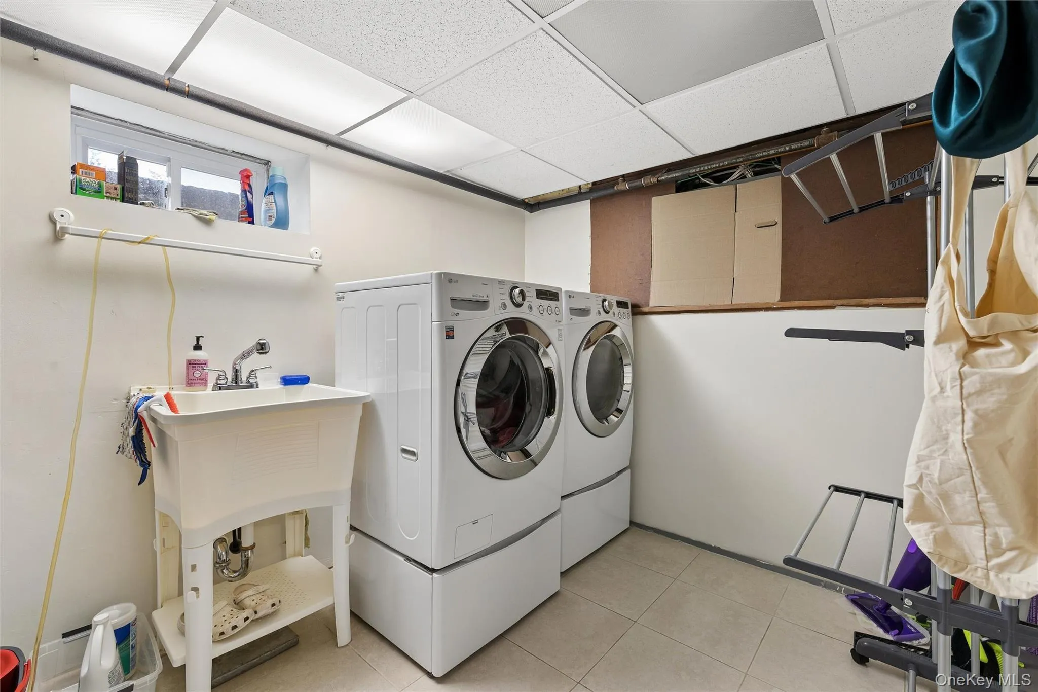 101 Lefferts Road, Hempstead, NY, 3 Bedrooms Bedrooms, 8 Rooms Rooms,2 BathroomsBathrooms,Residential Lease,For Rent,Lefferts,0,1034112 101 Lefferts Road, Hempstead, NY, 3 Bedrooms Bedrooms, 8 Rooms Rooms,2 BathroomsBathrooms,Residential Lease,For Rent,Lefferts,0,1034112