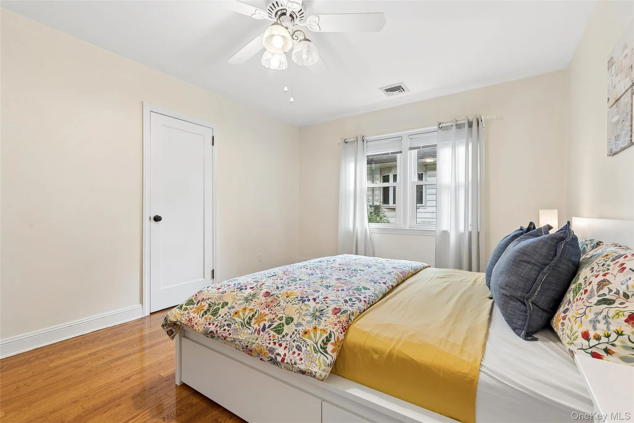 101 Lefferts Road, Hempstead, NY, 3 Bedrooms Bedrooms, 8 Rooms Rooms,2 BathroomsBathrooms,Residential Lease,For Rent,Lefferts,0,1034112 101 Lefferts Road, Hempstead, NY, 3 Bedrooms Bedrooms, 8 Rooms Rooms,2 BathroomsBathrooms,Residential Lease,For Rent,Lefferts,0,1034112