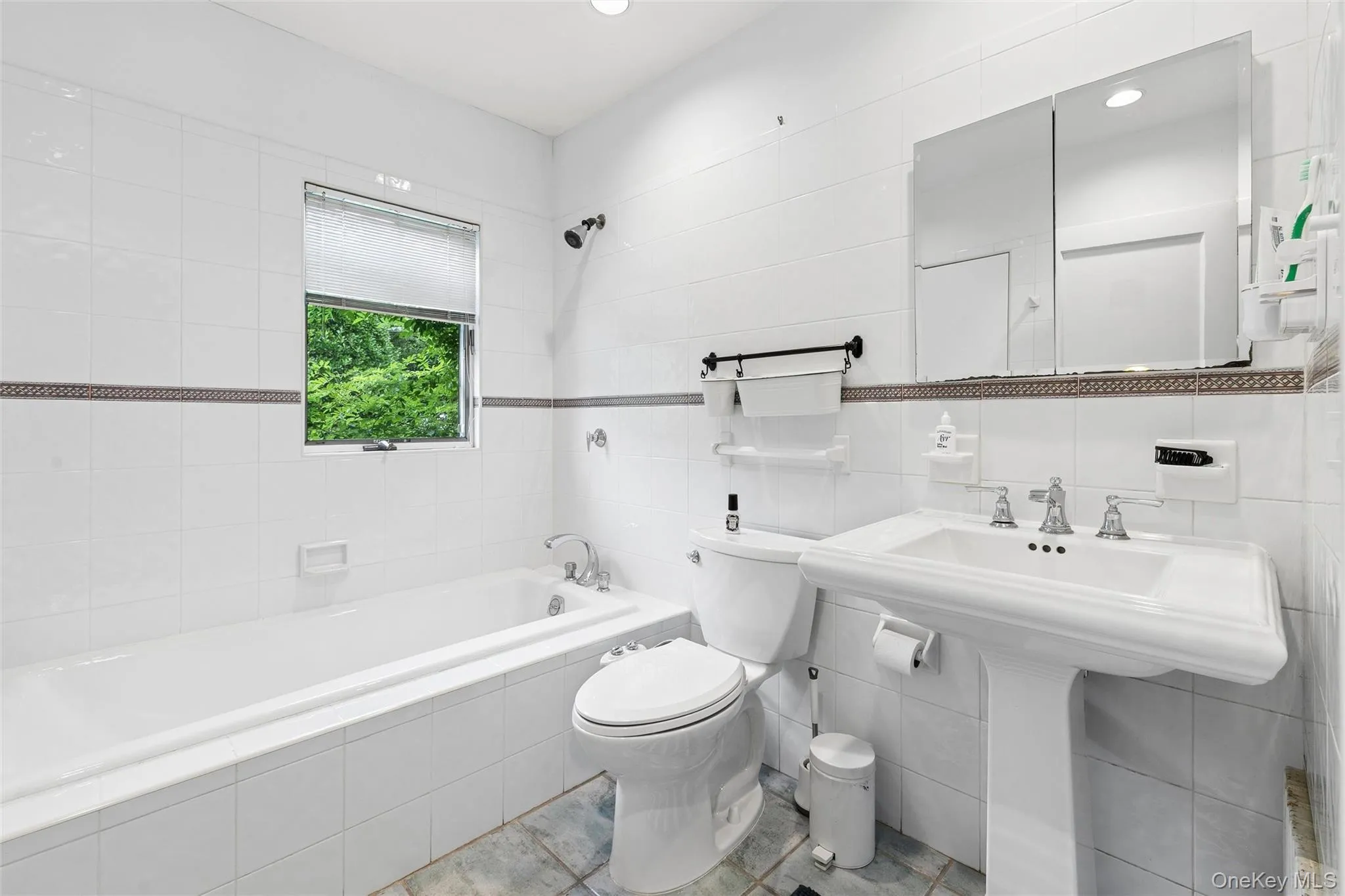 1st Fl Bathroom with separate tub and shower 1st Fl Bathroom with separate tub and shower