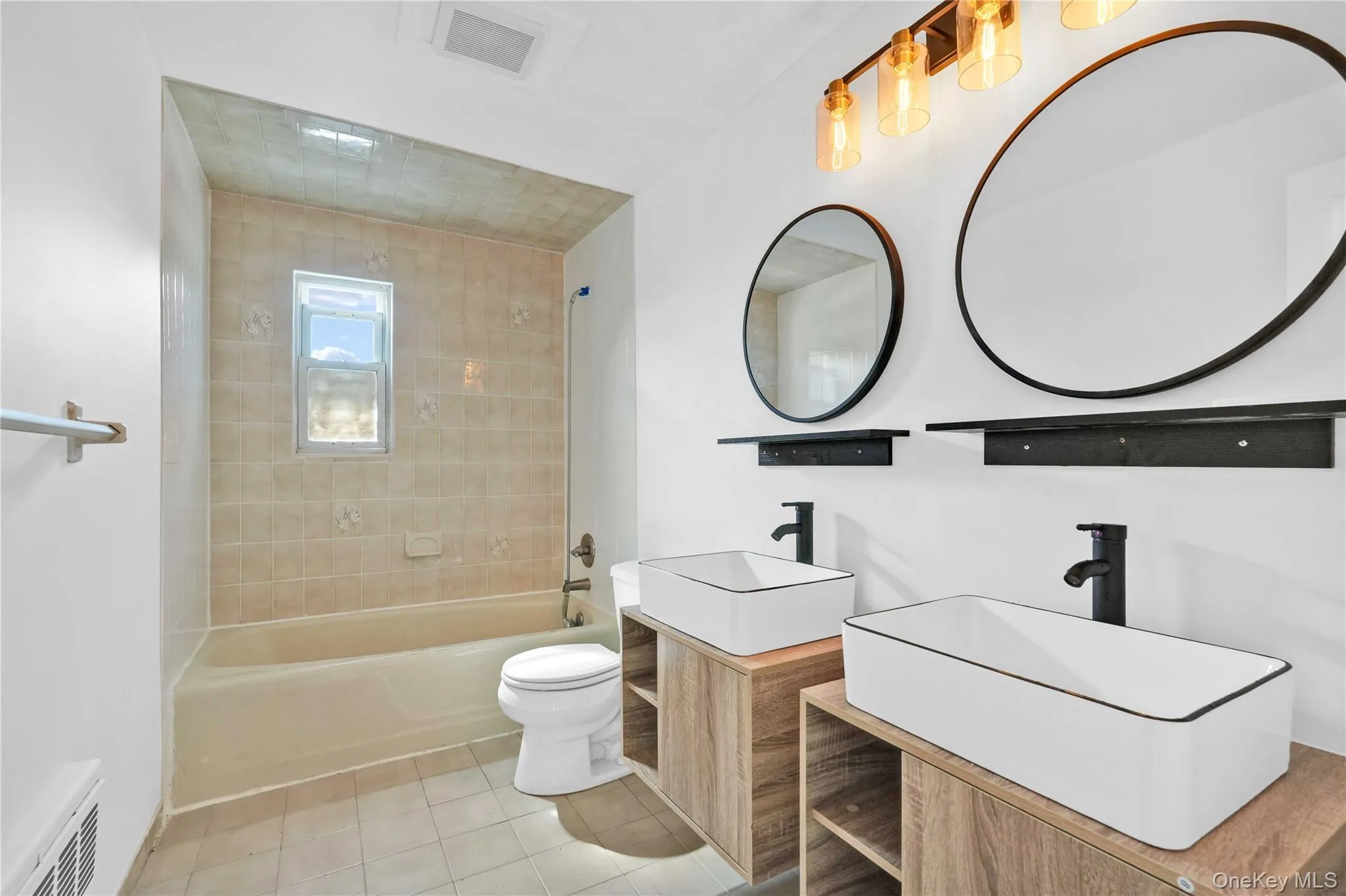 62-42 Main Street, New York, NY, 4 Bedrooms Bedrooms, 7 Rooms Rooms,2 BathroomsBathrooms,Residential,For Rent,Main,0,1034124 62-42 Main Street, New York, NY, 4 Bedrooms Bedrooms, 7 Rooms Rooms,2 BathroomsBathrooms,Residential,For Rent,Main,0,1034124