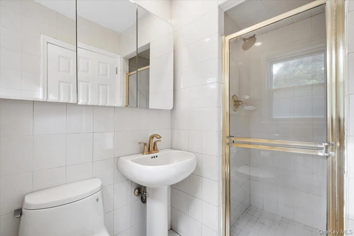 21 Primrose Avenue, New Rochelle, NY, 3 Bedrooms Bedrooms, 7 Rooms Rooms,2 BathroomsBathrooms,Residential,For Rent,Primrose,0,1034132 21 Primrose Avenue, New Rochelle, NY, 3 Bedrooms Bedrooms, 7 Rooms Rooms,2 BathroomsBathrooms,Residential,For Rent,Primrose,0,1034132