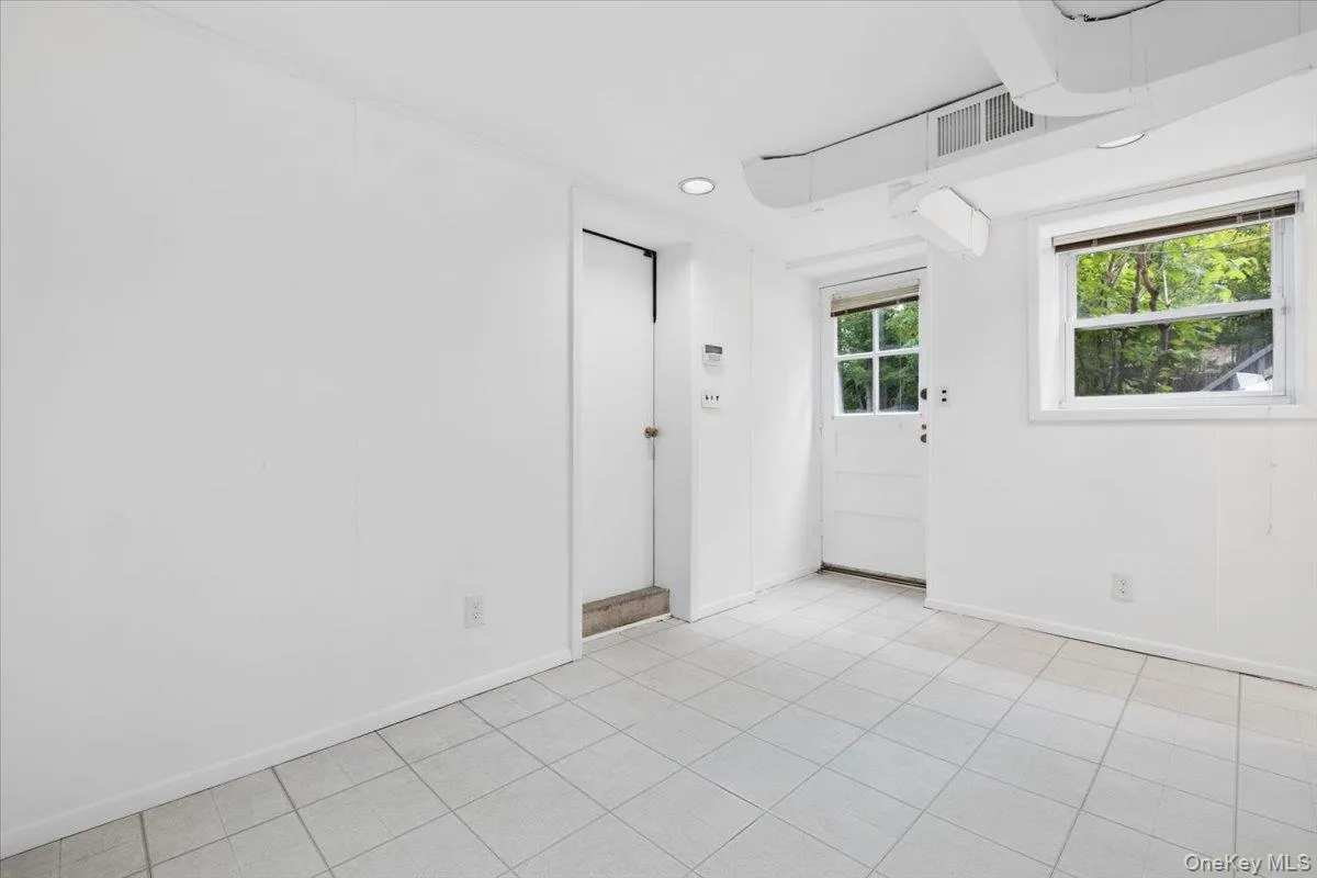 21 Primrose Avenue, New Rochelle, NY, 3 Bedrooms Bedrooms, 7 Rooms Rooms,2 BathroomsBathrooms,Residential,For Rent,Primrose,0,1034132 21 Primrose Avenue, New Rochelle, NY, 3 Bedrooms Bedrooms, 7 Rooms Rooms,2 BathroomsBathrooms,Residential,For Rent,Primrose,0,1034132