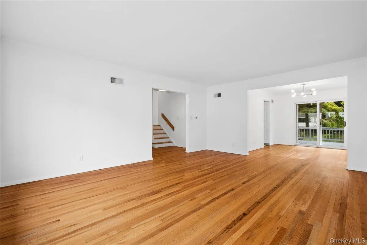 21 Primrose Avenue, New Rochelle, NY, 3 Bedrooms Bedrooms, 7 Rooms Rooms,2 BathroomsBathrooms,Residential,For Rent,Primrose,0,1034132 21 Primrose Avenue, New Rochelle, NY, 3 Bedrooms Bedrooms, 7 Rooms Rooms,2 BathroomsBathrooms,Residential,For Rent,Primrose,0,1034132