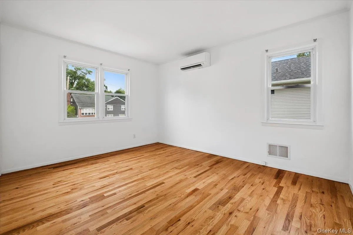 21 Primrose Avenue, New Rochelle, NY, 3 Bedrooms Bedrooms, 7 Rooms Rooms,2 BathroomsBathrooms,Residential,For Rent,Primrose,0,1034132 21 Primrose Avenue, New Rochelle, NY, 3 Bedrooms Bedrooms, 7 Rooms Rooms,2 BathroomsBathrooms,Residential,For Rent,Primrose,0,1034132