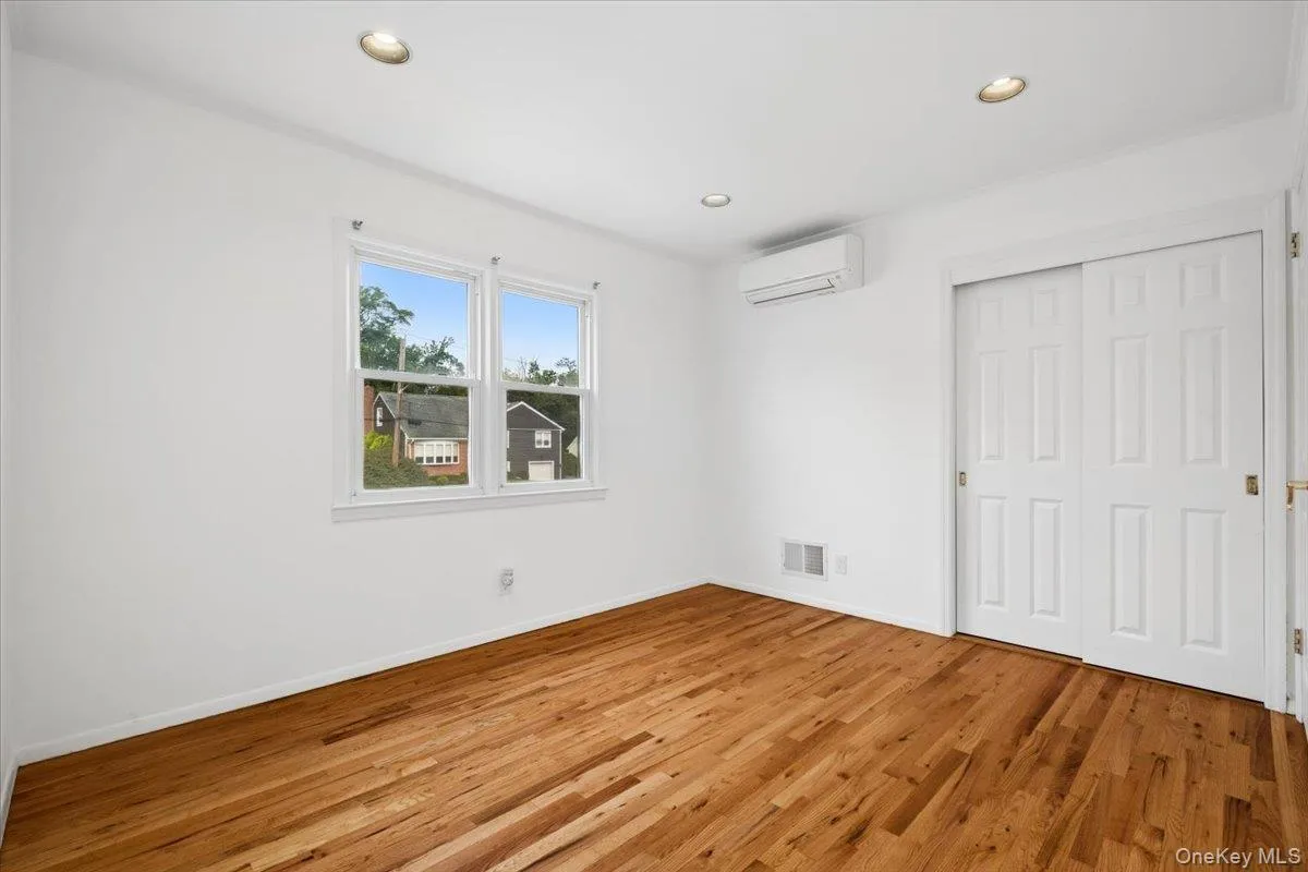 21 Primrose Avenue, New Rochelle, NY, 3 Bedrooms Bedrooms, 7 Rooms Rooms,2 BathroomsBathrooms,Residential,For Rent,Primrose,0,1034132 21 Primrose Avenue, New Rochelle, NY, 3 Bedrooms Bedrooms, 7 Rooms Rooms,2 BathroomsBathrooms,Residential,For Rent,Primrose,0,1034132
