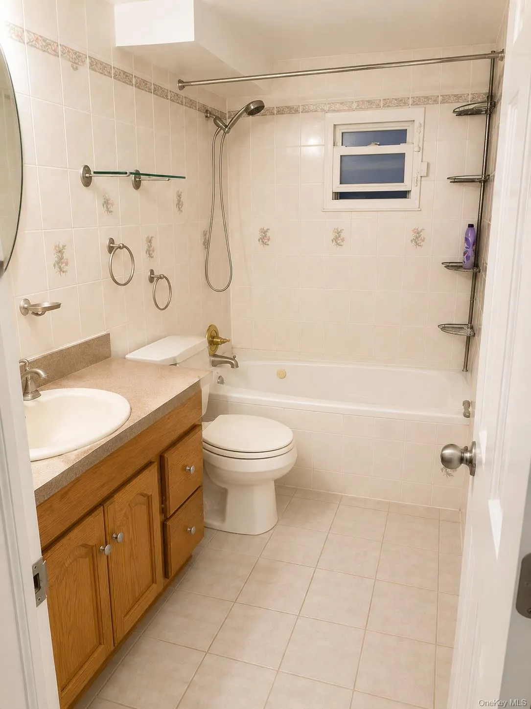 20 Everit Avenue, Hempstead, NY, 5 Bedrooms Bedrooms, 10 Rooms Rooms,2 BathroomsBathrooms,Residential Lease,For Rent,Everit,0,1034135 20 Everit Avenue, Hempstead, NY, 5 Bedrooms Bedrooms, 10 Rooms Rooms,2 BathroomsBathrooms,Residential Lease,For Rent,Everit,0,1034135