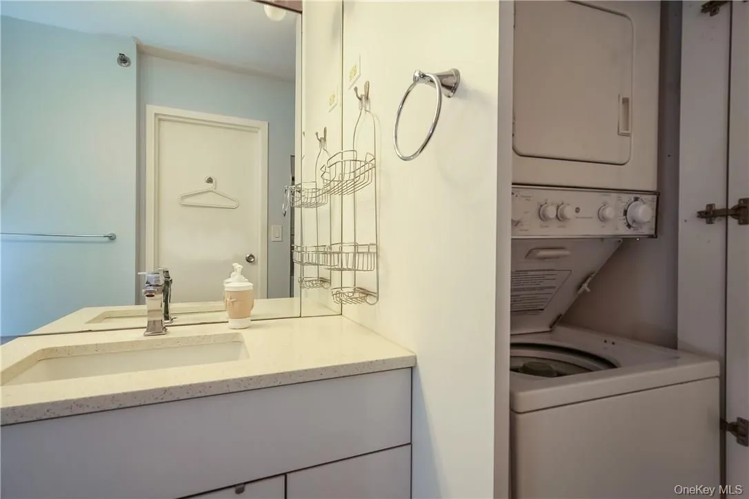 Bathroom/laundry Bathroom/laundry