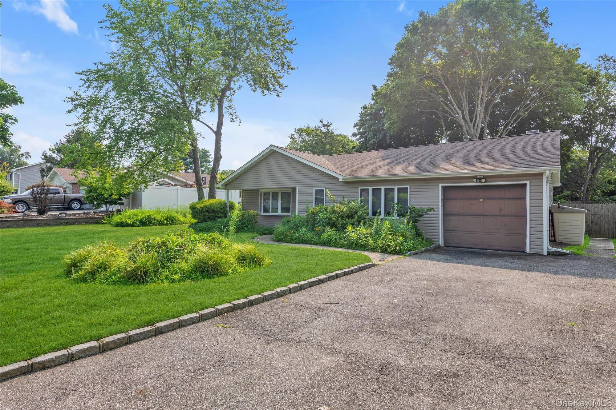 20 Lillian Street, Brookhaven, NY, 3 Bedrooms Bedrooms, 7 Rooms Rooms,2 BathroomsBathrooms,Residential,For Rent,Lillian,0,1034140 20 Lillian Street, Brookhaven, NY, 3 Bedrooms Bedrooms, 7 Rooms Rooms,2 BathroomsBathrooms,Residential,For Rent,Lillian,0,1034140
