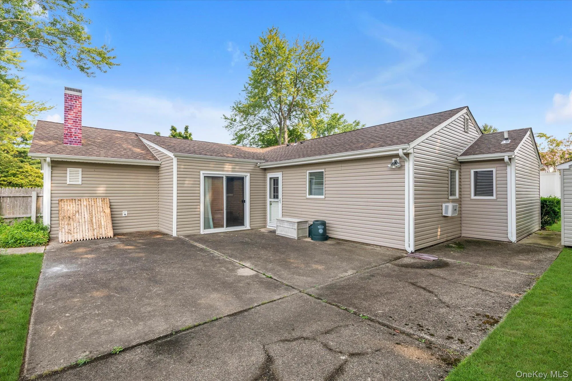20 Lillian Street, Brookhaven, NY, 3 Bedrooms Bedrooms, 7 Rooms Rooms,2 BathroomsBathrooms,Residential,For Rent,Lillian,0,1034140 20 Lillian Street, Brookhaven, NY, 3 Bedrooms Bedrooms, 7 Rooms Rooms,2 BathroomsBathrooms,Residential,For Rent,Lillian,0,1034140