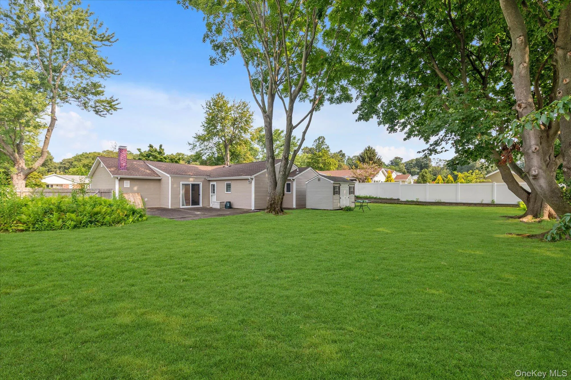 20 Lillian Street, Brookhaven, NY, 3 Bedrooms Bedrooms, 7 Rooms Rooms,2 BathroomsBathrooms,Residential,For Rent,Lillian,0,1034140 20 Lillian Street, Brookhaven, NY, 3 Bedrooms Bedrooms, 7 Rooms Rooms,2 BathroomsBathrooms,Residential,For Rent,Lillian,0,1034140