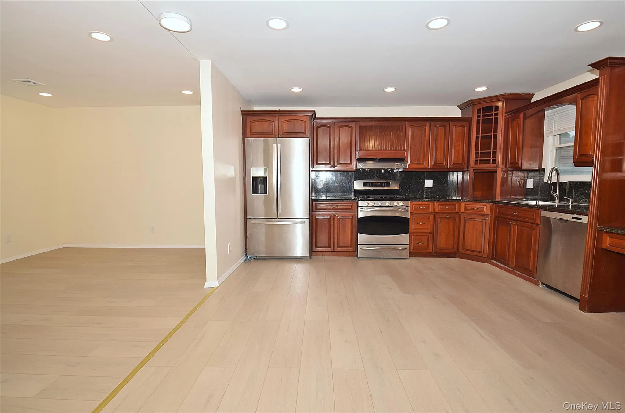 37 Amby Avenue, Oyster Bay, NY, 5 Bedrooms Bedrooms, 8 Rooms Rooms,2 BathroomsBathrooms,Residential Lease,For Rent,Amby,0,1034141 37 Amby Avenue, Oyster Bay, NY, 5 Bedrooms Bedrooms, 8 Rooms Rooms,2 BathroomsBathrooms,Residential Lease,For Rent,Amby,0,1034141