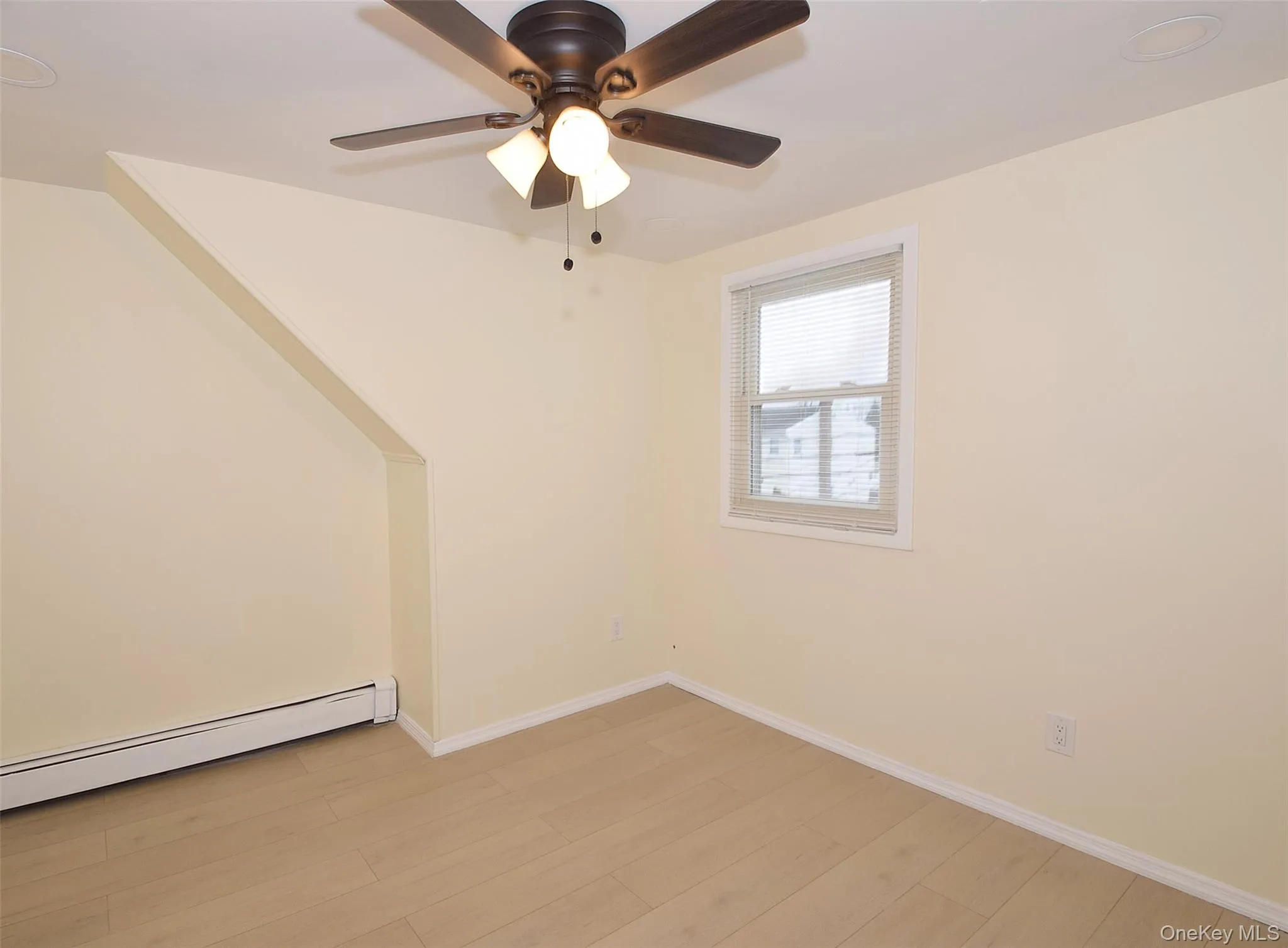 37 Amby Avenue, Oyster Bay, NY, 5 Bedrooms Bedrooms, 8 Rooms Rooms,2 BathroomsBathrooms,Residential Lease,For Rent,Amby,0,1034141 37 Amby Avenue, Oyster Bay, NY, 5 Bedrooms Bedrooms, 8 Rooms Rooms,2 BathroomsBathrooms,Residential Lease,For Rent,Amby,0,1034141