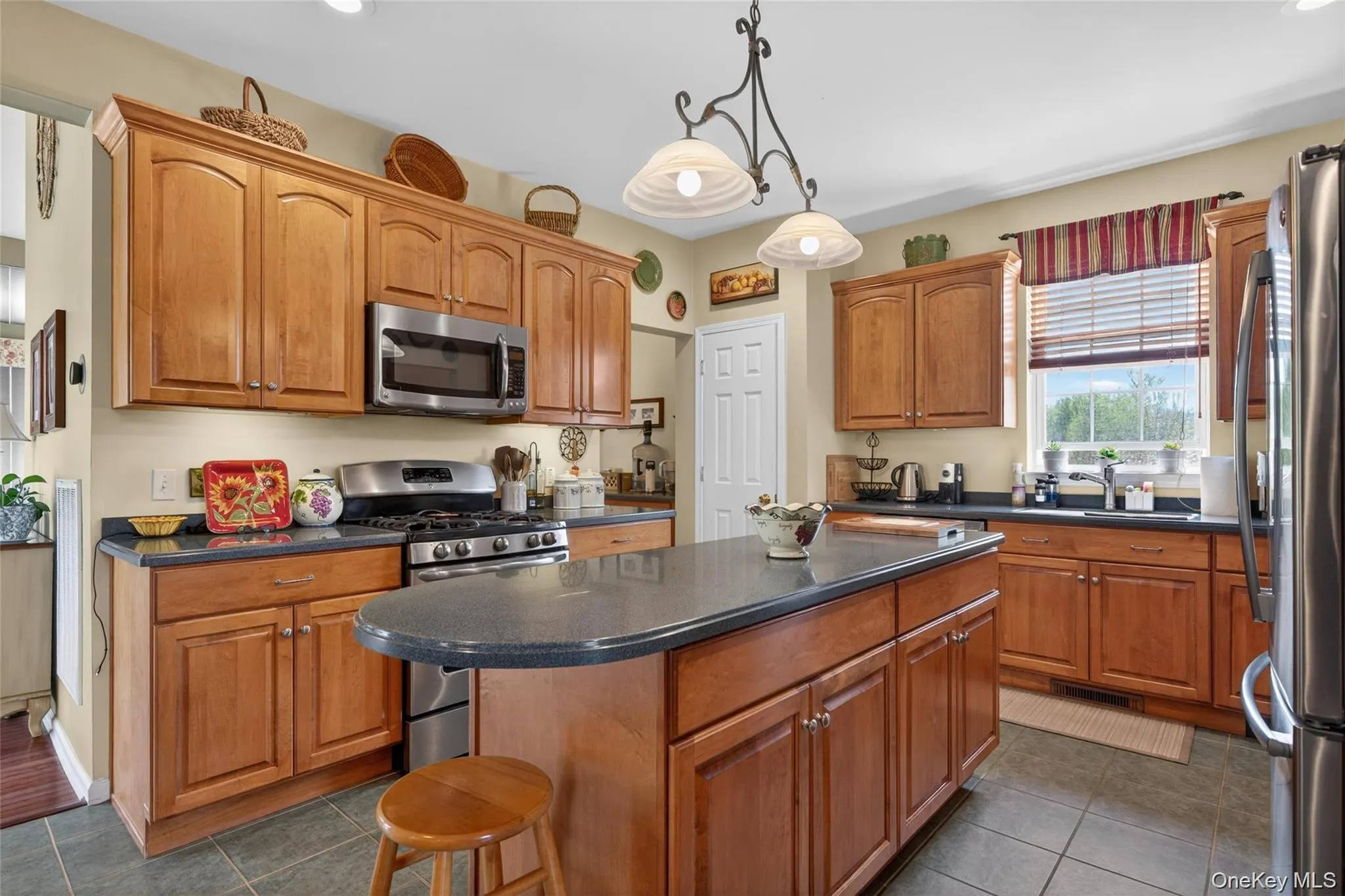 17 Oldwyck Crescent, Woodbury, NY, 4 Bedrooms Bedrooms, 10 Rooms Rooms,2 BathroomsBathrooms,Residential,For Rent,Oldwyck,0,1034143 17 Oldwyck Crescent, Woodbury, NY, 4 Bedrooms Bedrooms, 10 Rooms Rooms,2 BathroomsBathrooms,Residential,For Rent,Oldwyck,0,1034143