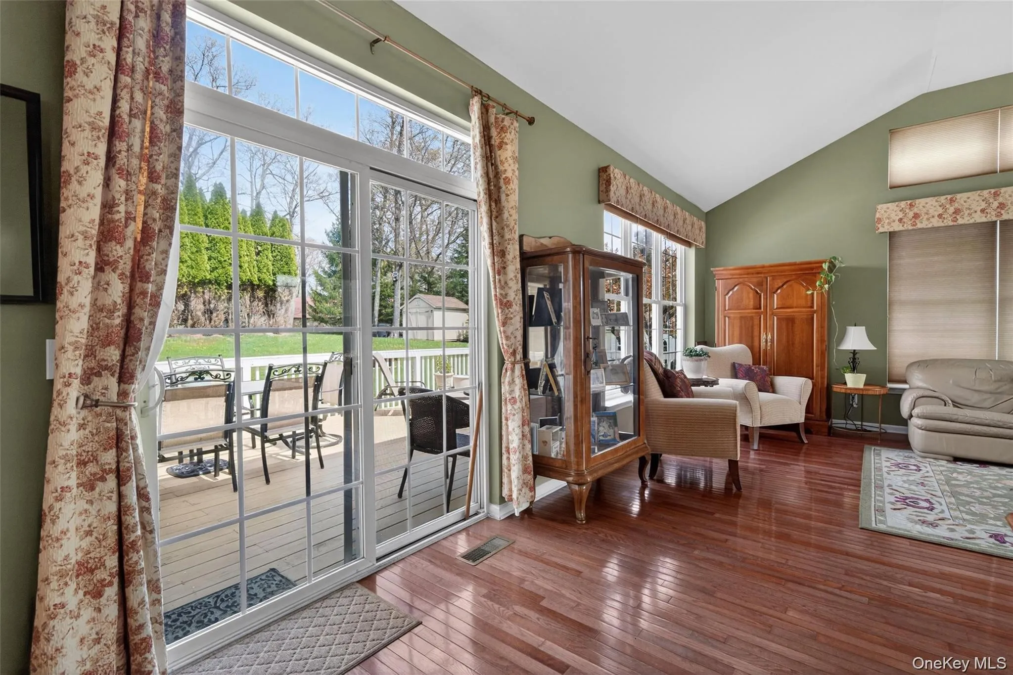 17 Oldwyck Crescent, Woodbury, NY, 4 Bedrooms Bedrooms, 10 Rooms Rooms,2 BathroomsBathrooms,Residential,For Rent,Oldwyck,0,1034143 17 Oldwyck Crescent, Woodbury, NY, 4 Bedrooms Bedrooms, 10 Rooms Rooms,2 BathroomsBathrooms,Residential,For Rent,Oldwyck,0,1034143
