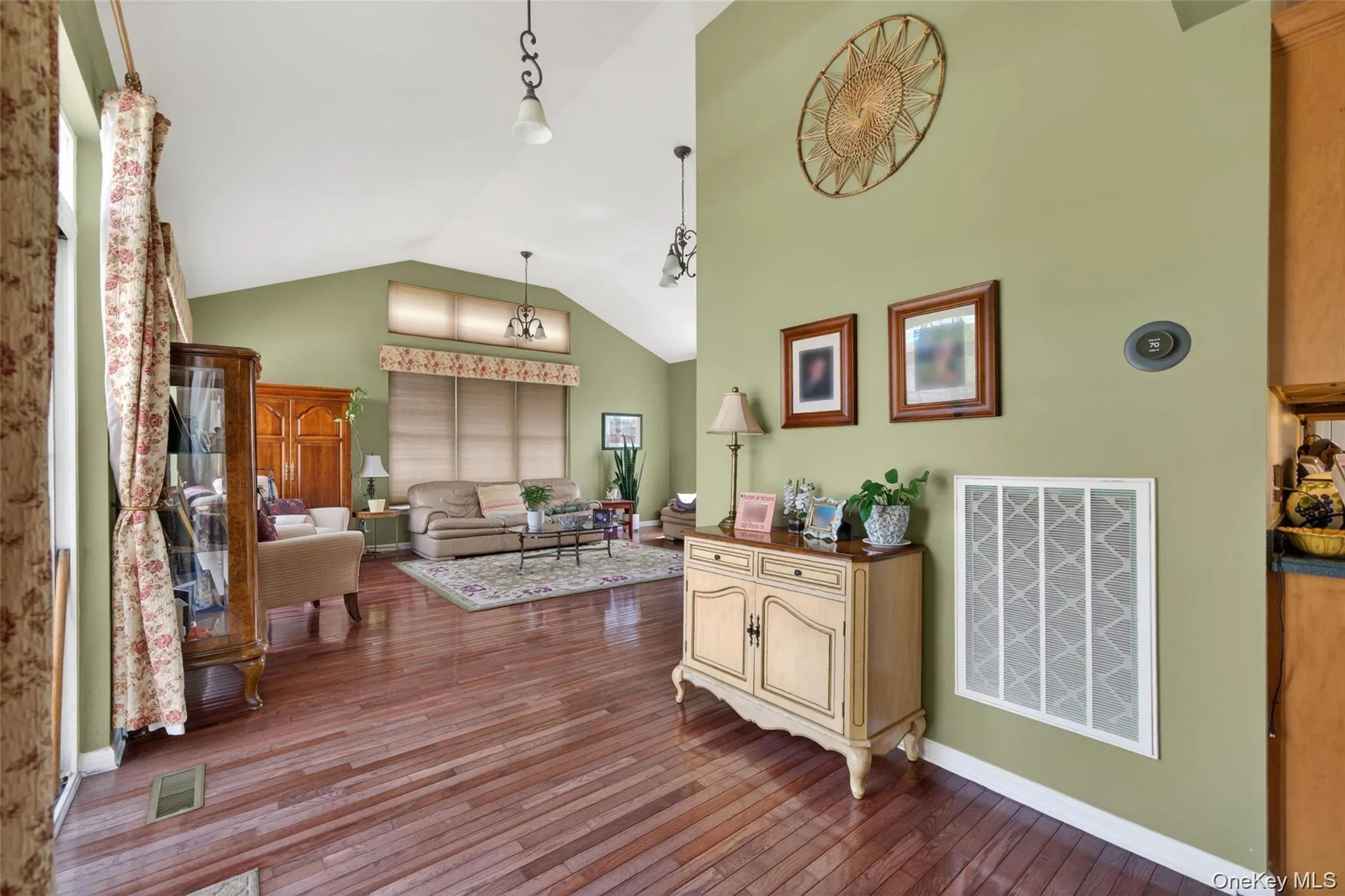 17 Oldwyck Crescent, Woodbury, NY, 4 Bedrooms Bedrooms, 10 Rooms Rooms,2 BathroomsBathrooms,Residential,For Rent,Oldwyck,0,1034143 17 Oldwyck Crescent, Woodbury, NY, 4 Bedrooms Bedrooms, 10 Rooms Rooms,2 BathroomsBathrooms,Residential,For Rent,Oldwyck,0,1034143