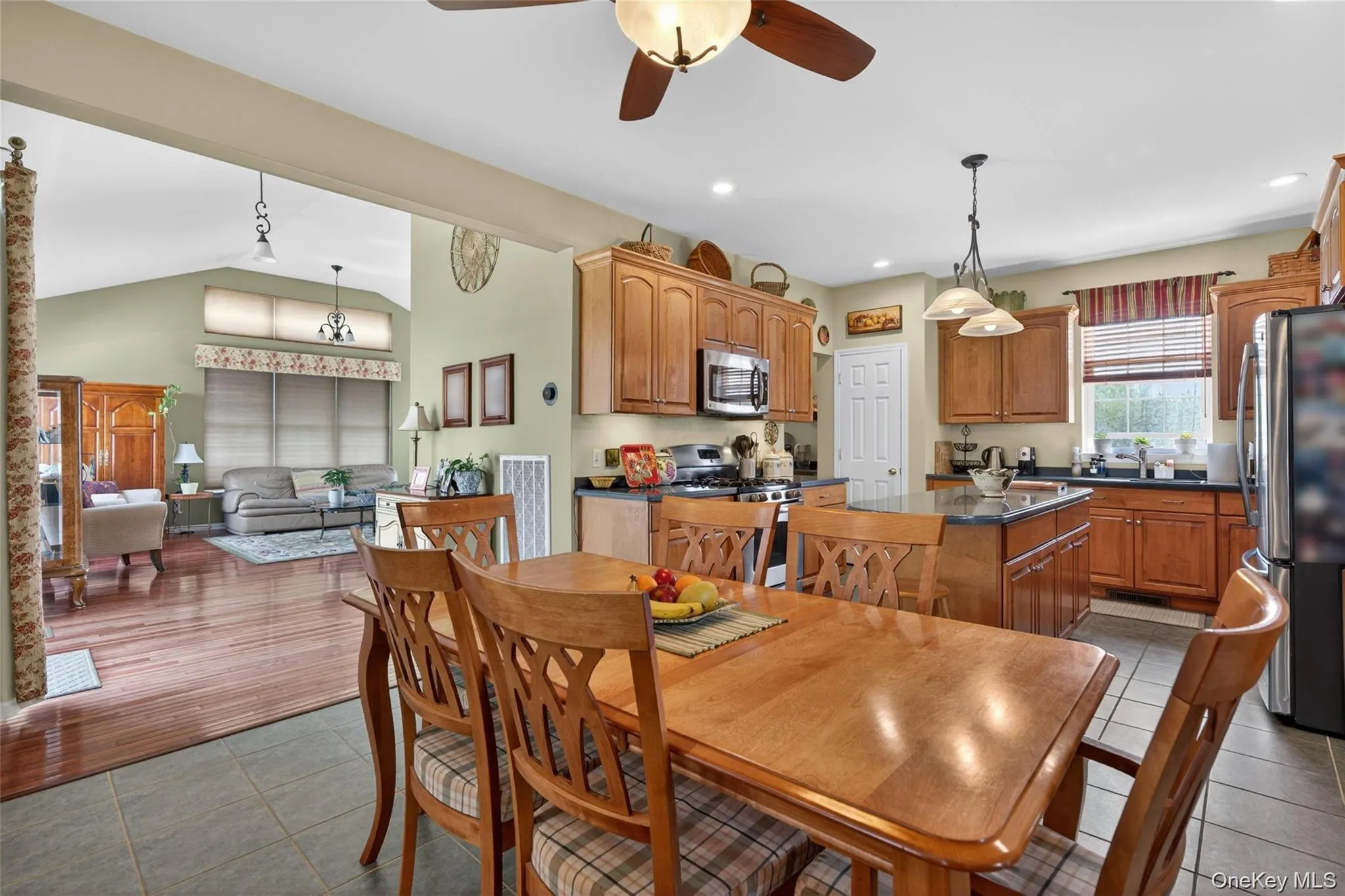 17 Oldwyck Crescent, Woodbury, NY, 4 Bedrooms Bedrooms, 10 Rooms Rooms,2 BathroomsBathrooms,Residential,For Rent,Oldwyck,0,1034143 17 Oldwyck Crescent, Woodbury, NY, 4 Bedrooms Bedrooms, 10 Rooms Rooms,2 BathroomsBathrooms,Residential,For Rent,Oldwyck,0,1034143