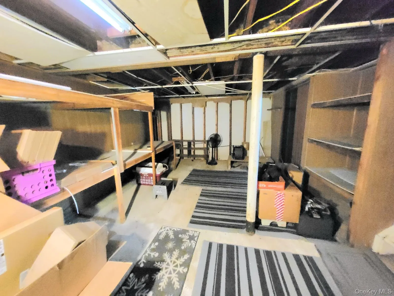 Large basement for storage! Large basement for storage!