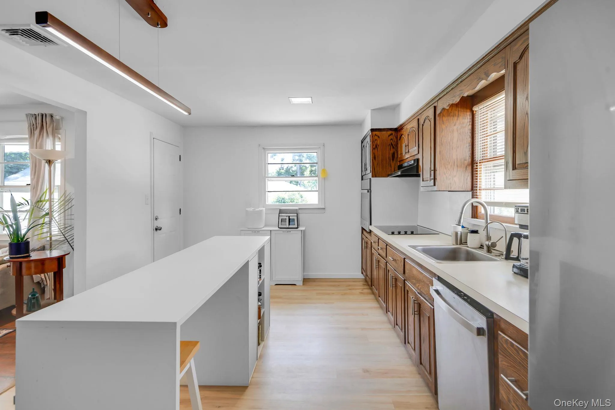 15 Oceanview Avenue, Brookhaven, NY, 3 Bedrooms Bedrooms, 6 Rooms Rooms,1 BathroomBathrooms,Residential,For Rent,Oceanview,0,1034155 15 Oceanview Avenue, Brookhaven, NY, 3 Bedrooms Bedrooms, 6 Rooms Rooms,1 BathroomBathrooms,Residential,For Rent,Oceanview,0,1034155