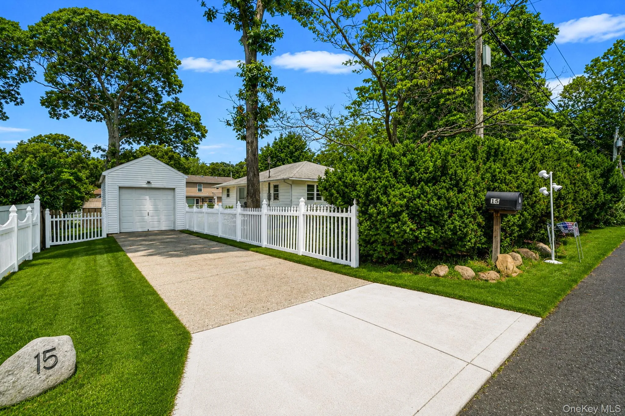 15 Oceanview Avenue, Brookhaven, NY, 3 Bedrooms Bedrooms, 6 Rooms Rooms,1 BathroomBathrooms,Residential,For Rent,Oceanview,0,1034155 15 Oceanview Avenue, Brookhaven, NY, 3 Bedrooms Bedrooms, 6 Rooms Rooms,1 BathroomBathrooms,Residential,For Rent,Oceanview,0,1034155