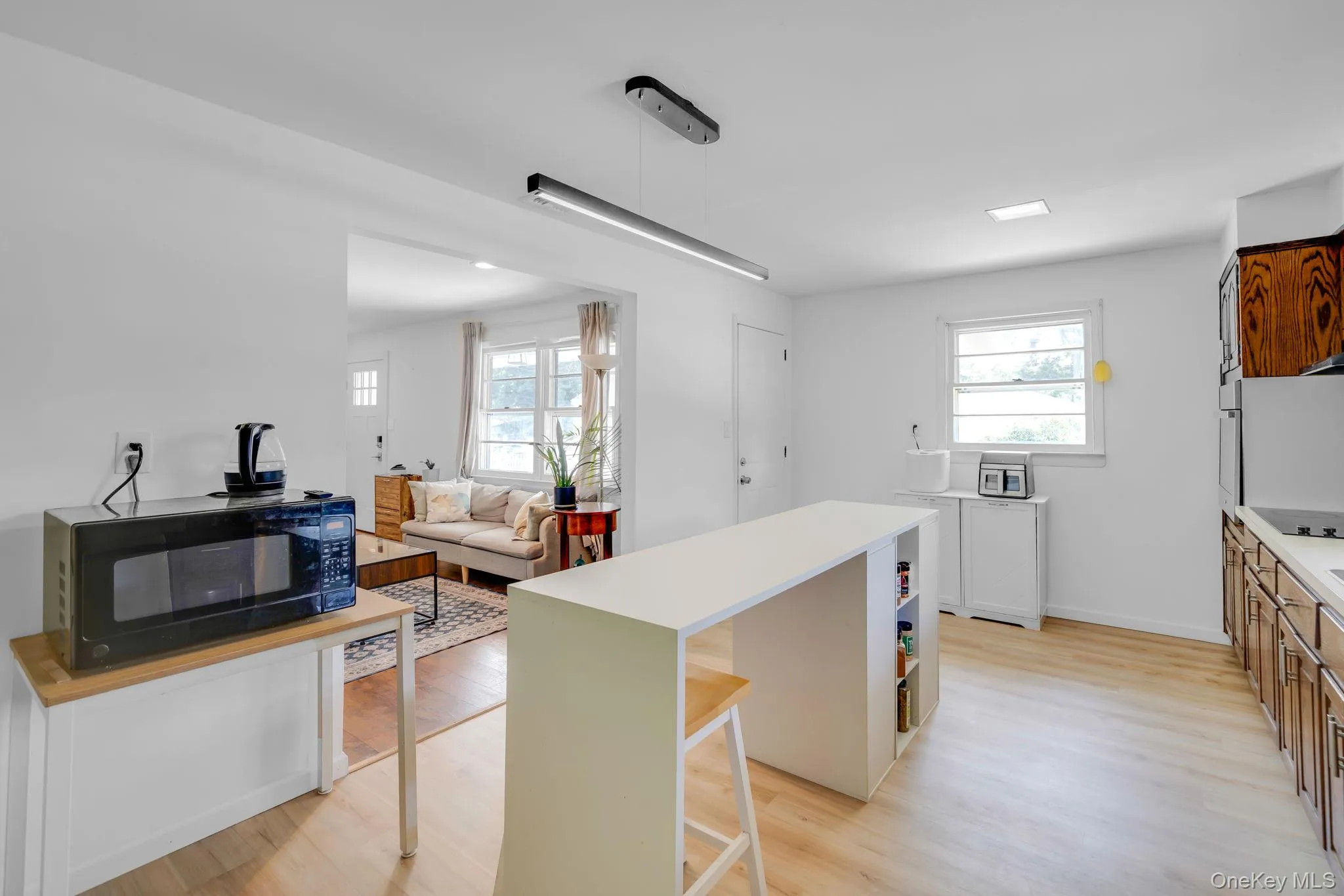 15 Oceanview Avenue, Brookhaven, NY, 3 Bedrooms Bedrooms, 6 Rooms Rooms,1 BathroomBathrooms,Residential,For Rent,Oceanview,0,1034155 15 Oceanview Avenue, Brookhaven, NY, 3 Bedrooms Bedrooms, 6 Rooms Rooms,1 BathroomBathrooms,Residential,For Rent,Oceanview,0,1034155