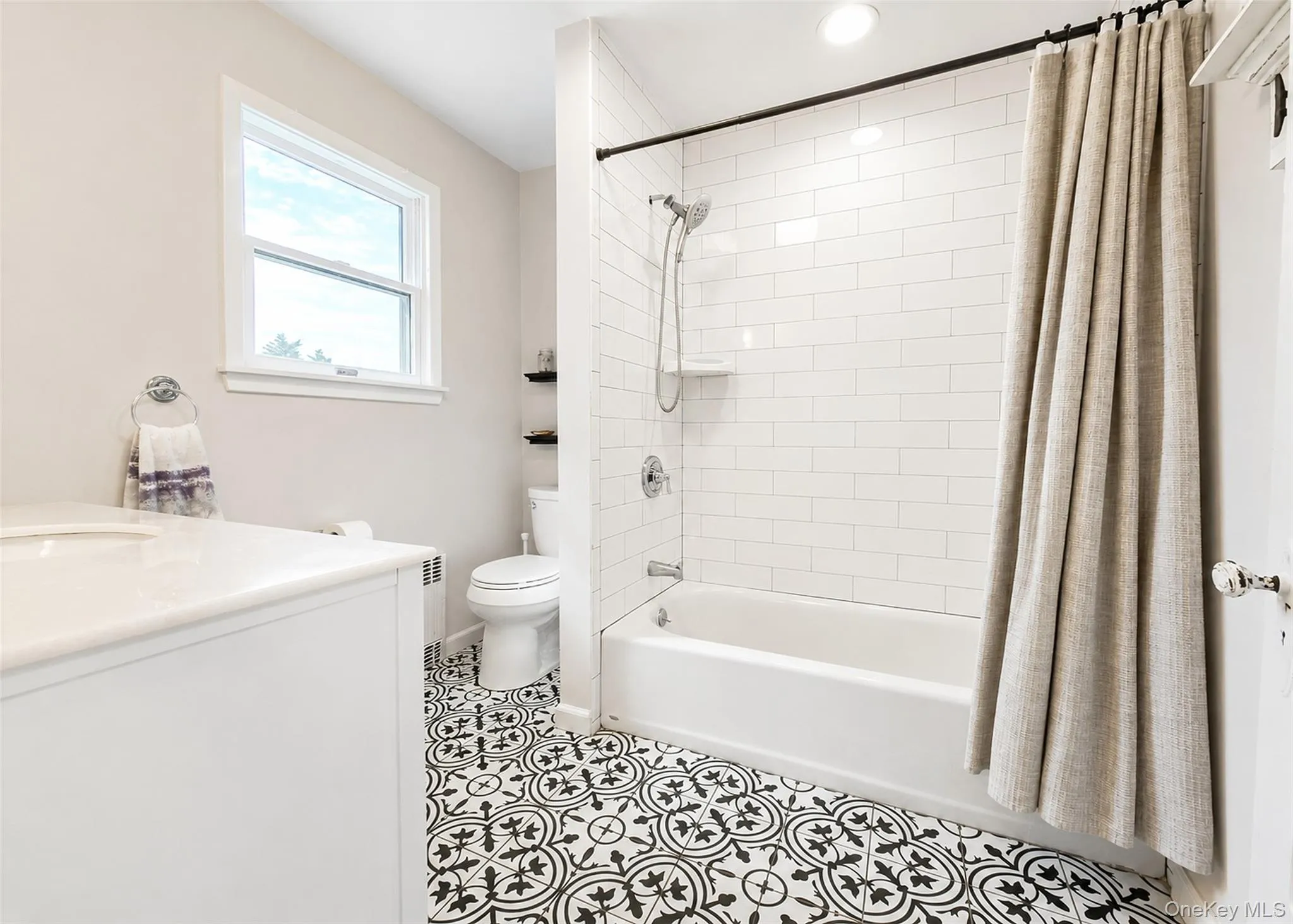 9 Ocean Avenue, Babylon, NY, 4 Bedrooms Bedrooms, 9 Rooms Rooms,2 BathroomsBathrooms,Residential,For Rent,Ocean,0,1034164 9 Ocean Avenue, Babylon, NY, 4 Bedrooms Bedrooms, 9 Rooms Rooms,2 BathroomsBathrooms,Residential,For Rent,Ocean,0,1034164