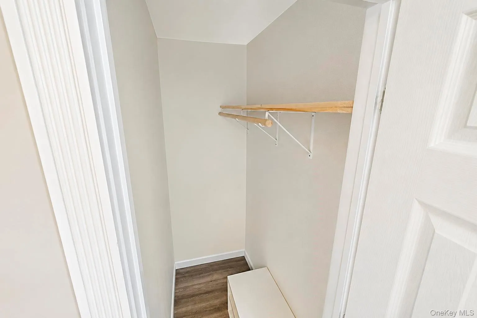 65 Hawthorne Avenue, West Babylon, NY, 2 Bedrooms Bedrooms, 5 Rooms Rooms,1 BathroomBathrooms,Residential,For Rent,Hawthorne,0,1034175 65 Hawthorne Avenue, West Babylon, NY, 2 Bedrooms Bedrooms, 5 Rooms Rooms,1 BathroomBathrooms,Residential,For Rent,Hawthorne,0,1034175
