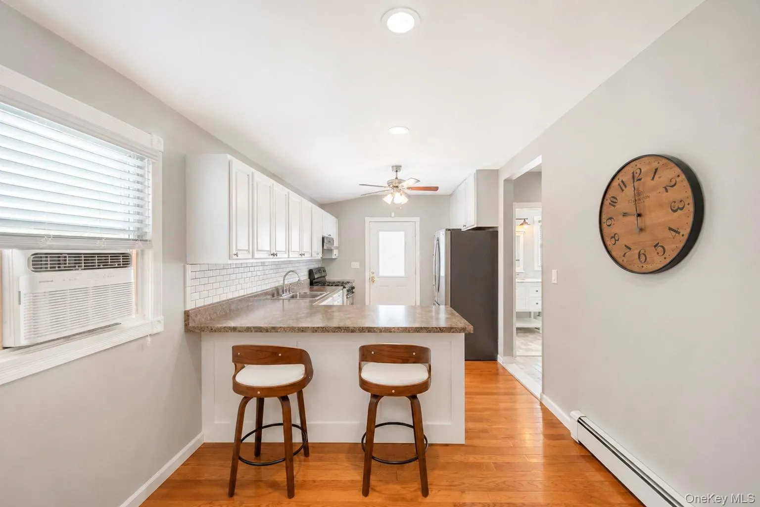 65 Hawthorne Avenue, West Babylon, NY, 2 Bedrooms Bedrooms, 5 Rooms Rooms,1 BathroomBathrooms,Residential,For Rent,Hawthorne,0,1034175 65 Hawthorne Avenue, West Babylon, NY, 2 Bedrooms Bedrooms, 5 Rooms Rooms,1 BathroomBathrooms,Residential,For Rent,Hawthorne,0,1034175