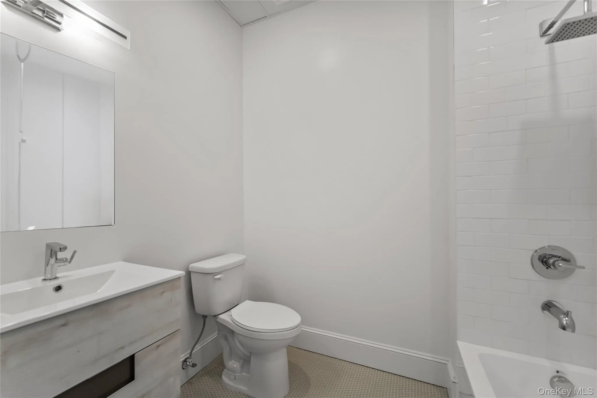 Full Bathroom with tub Full Bathroom with tub