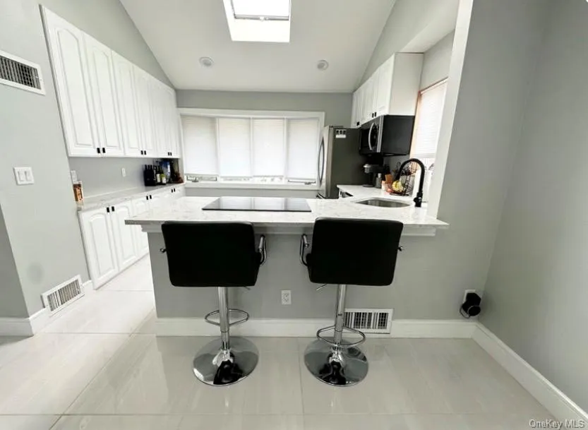 95 Irving Avenue, Hempstead, NY, 2 Bedrooms Bedrooms, 5 Rooms Rooms,1 BathroomBathrooms,Residential Lease,For Rent,Irving Avenue,0,1034182 95 Irving Avenue, Hempstead, NY, 2 Bedrooms Bedrooms, 5 Rooms Rooms,1 BathroomBathrooms,Residential Lease,For Rent,Irving Avenue,0,1034182