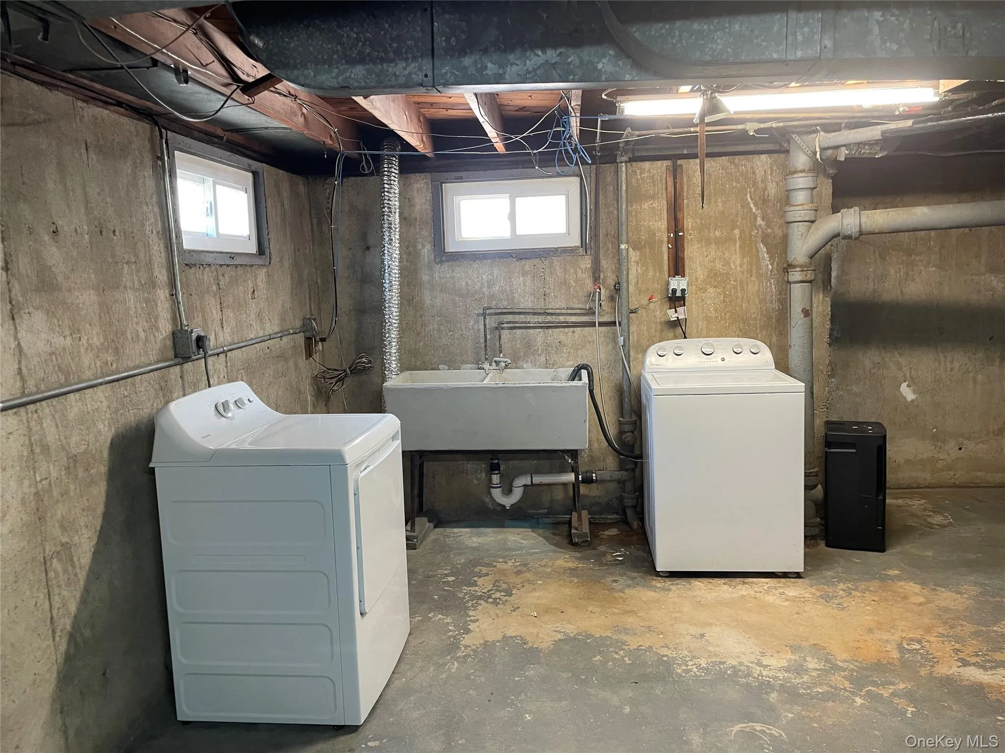 101 Hillside Lane, Oyster Bay, NY, 4 Bedrooms Bedrooms, 7 Rooms Rooms,2 BathroomsBathrooms,Residential Lease,For Rent,Hillside,0,1034184 101 Hillside Lane, Oyster Bay, NY, 4 Bedrooms Bedrooms, 7 Rooms Rooms,2 BathroomsBathrooms,Residential Lease,For Rent,Hillside,0,1034184