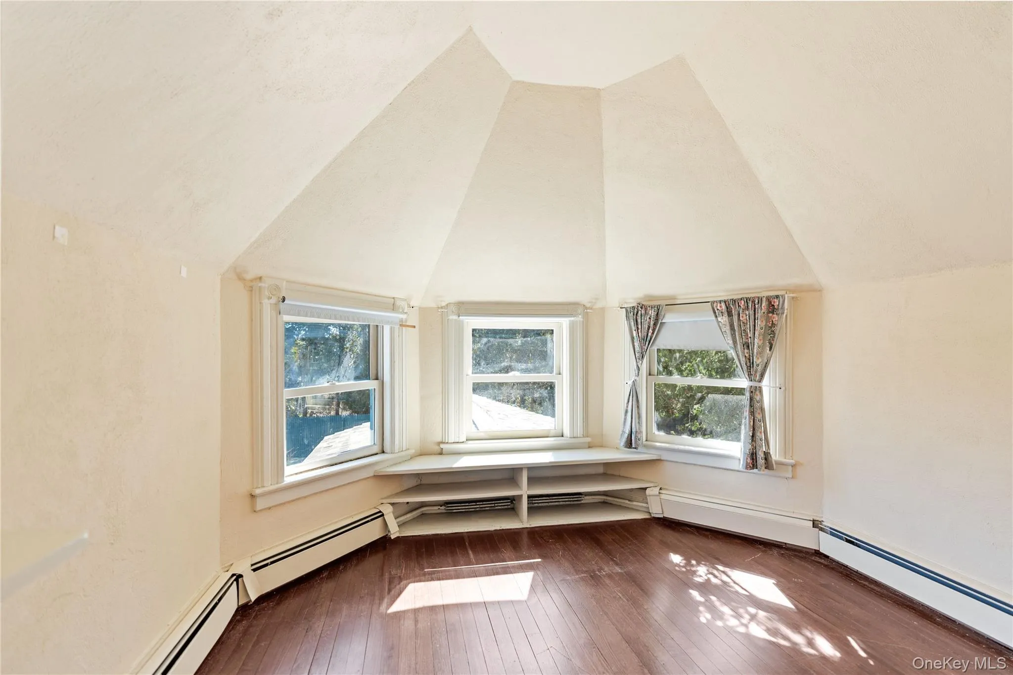 15 Little Cobb Road, Southampton, NY, 4 Bedrooms Bedrooms, 15 Rooms Rooms,3 BathroomsBathrooms,Residential,For Rent,Little Cobb,0,1034186 15 Little Cobb Road, Southampton, NY, 4 Bedrooms Bedrooms, 15 Rooms Rooms,3 BathroomsBathrooms,Residential,For Rent,Little Cobb,0,1034186