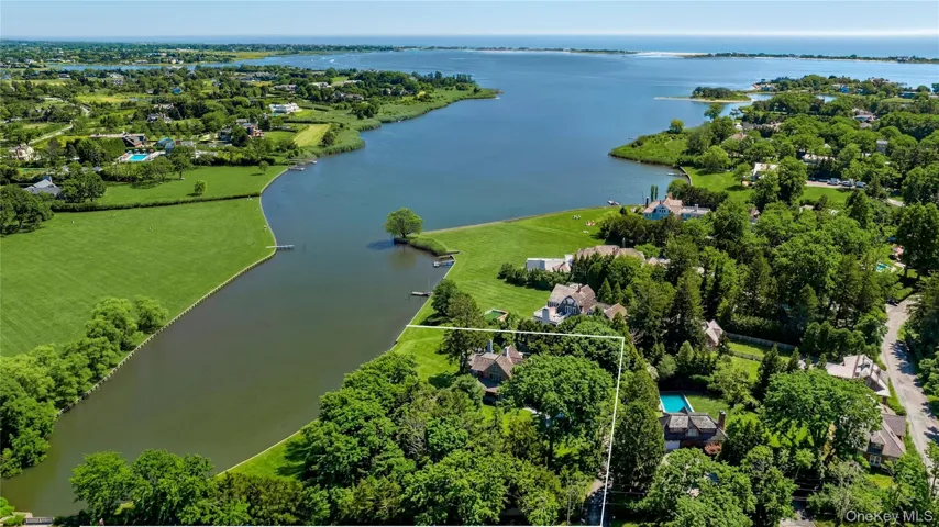 15 Little Cobb Road, Southampton, New York 11976