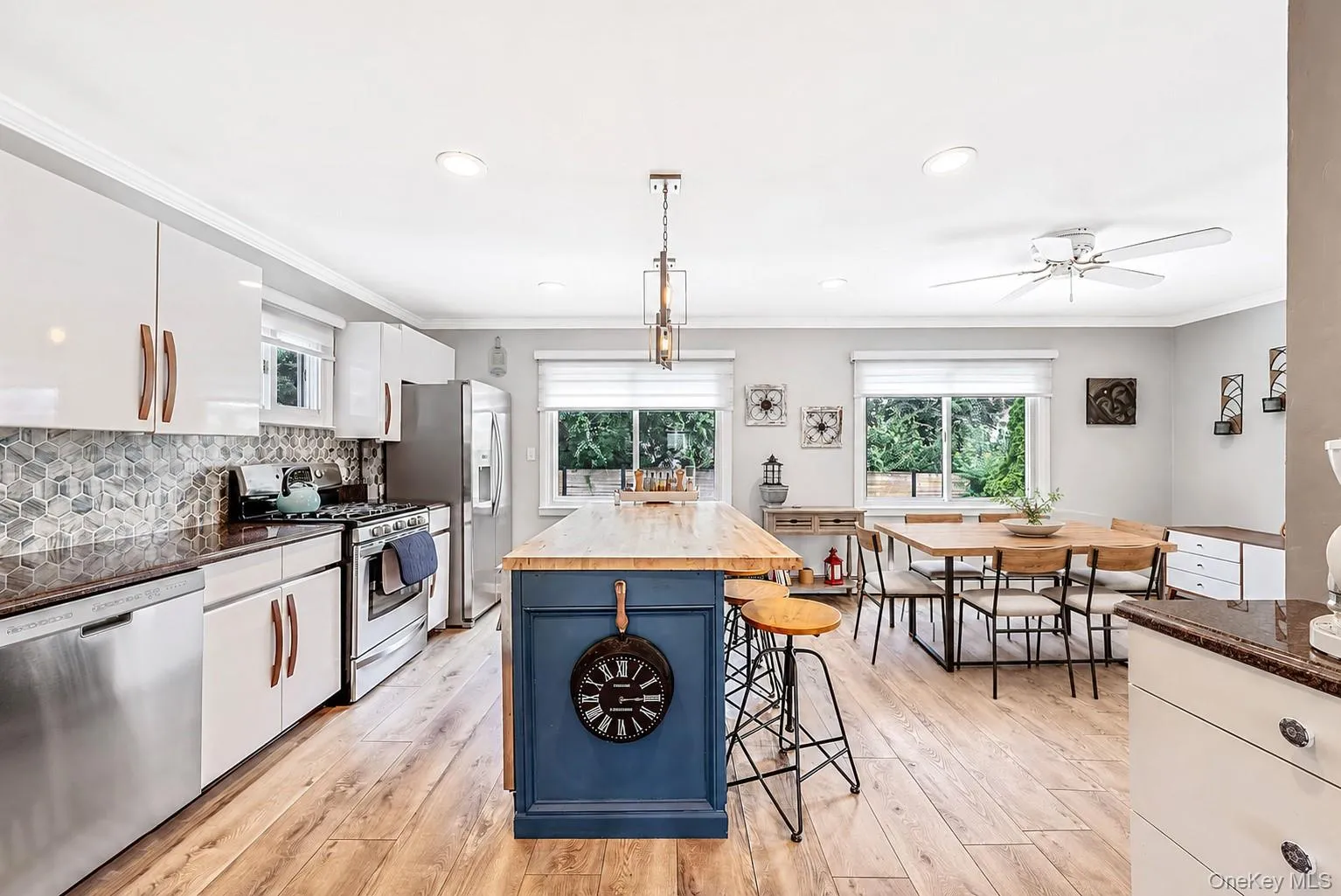 236 36th Street, Babylon, NY, 4 Bedrooms Bedrooms, 8 Rooms Rooms,2 BathroomsBathrooms,Residential,For Rent,36th,0,1034187 236 36th Street, Babylon, NY, 4 Bedrooms Bedrooms, 8 Rooms Rooms,2 BathroomsBathrooms,Residential,For Rent,36th,0,1034187