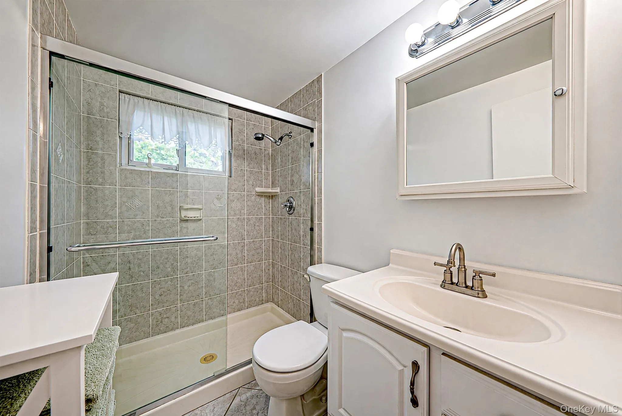 Second Floor Bathroom Second Floor Bathroom